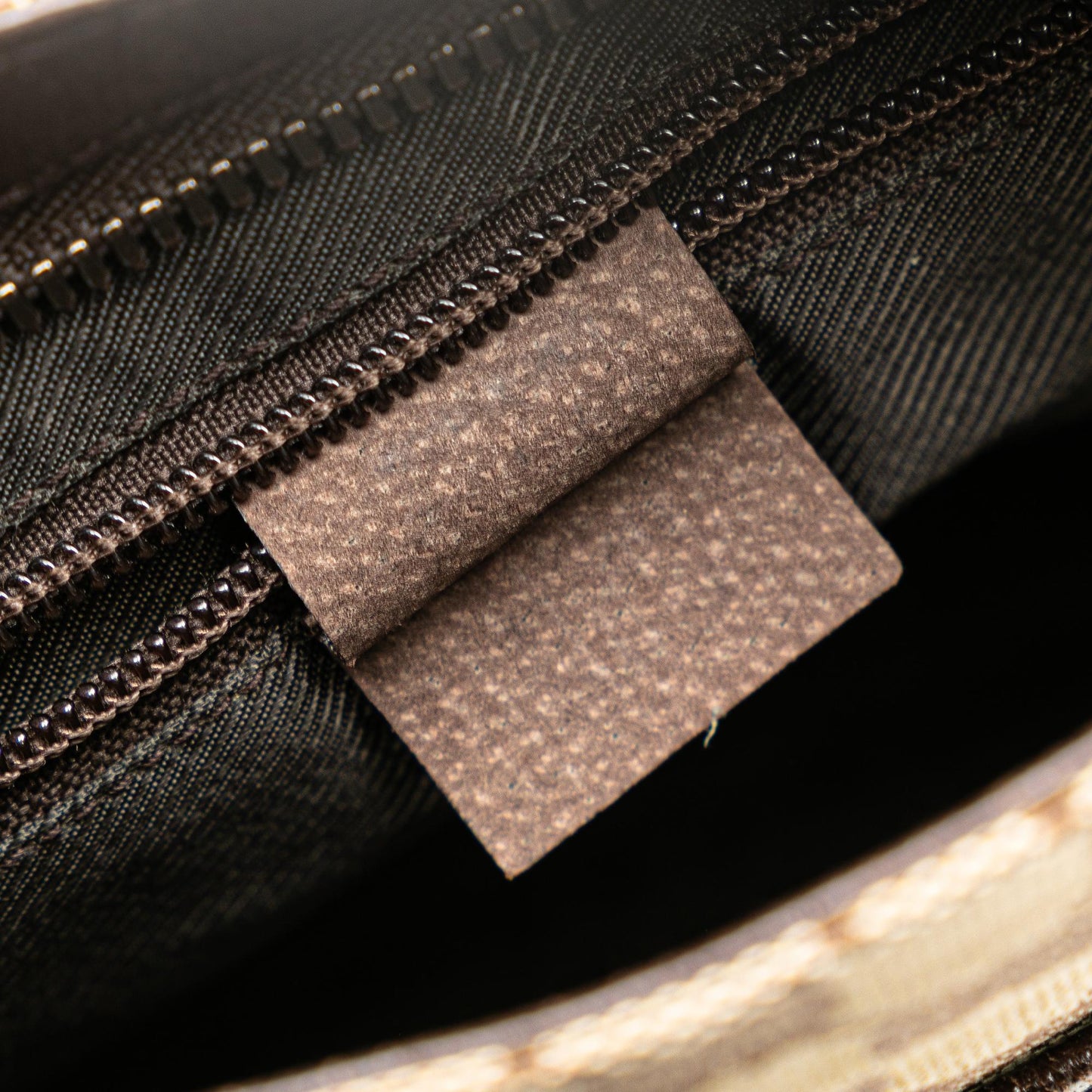 Gucci GG Canvas Crossbody (SHG-U0REPR)