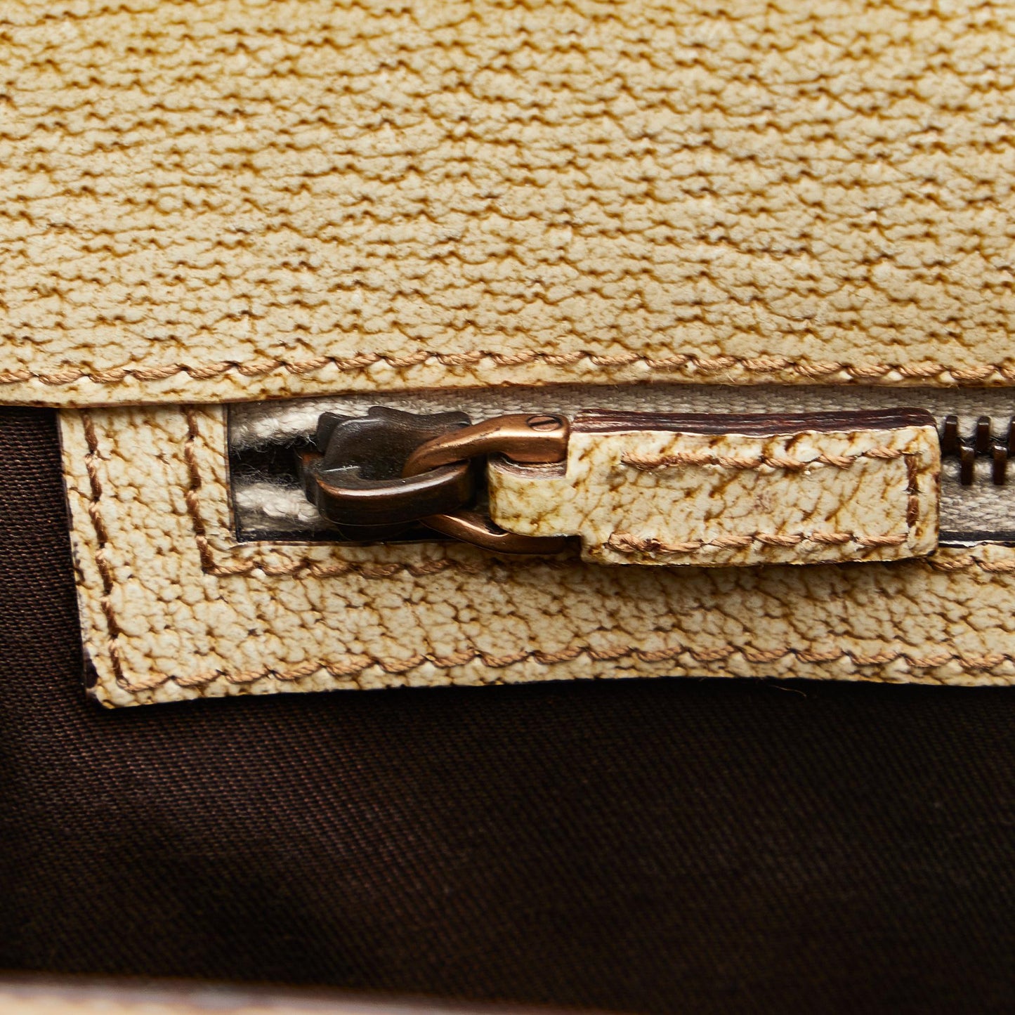 Gucci GG Canvas Handbag (SHG-xGWvEg)