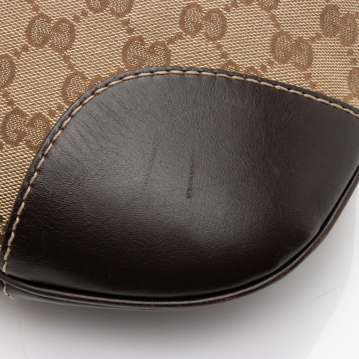 Gucci GG Canvas Interlocking Heart Crossbody Bag (SHF-2gSnDY)