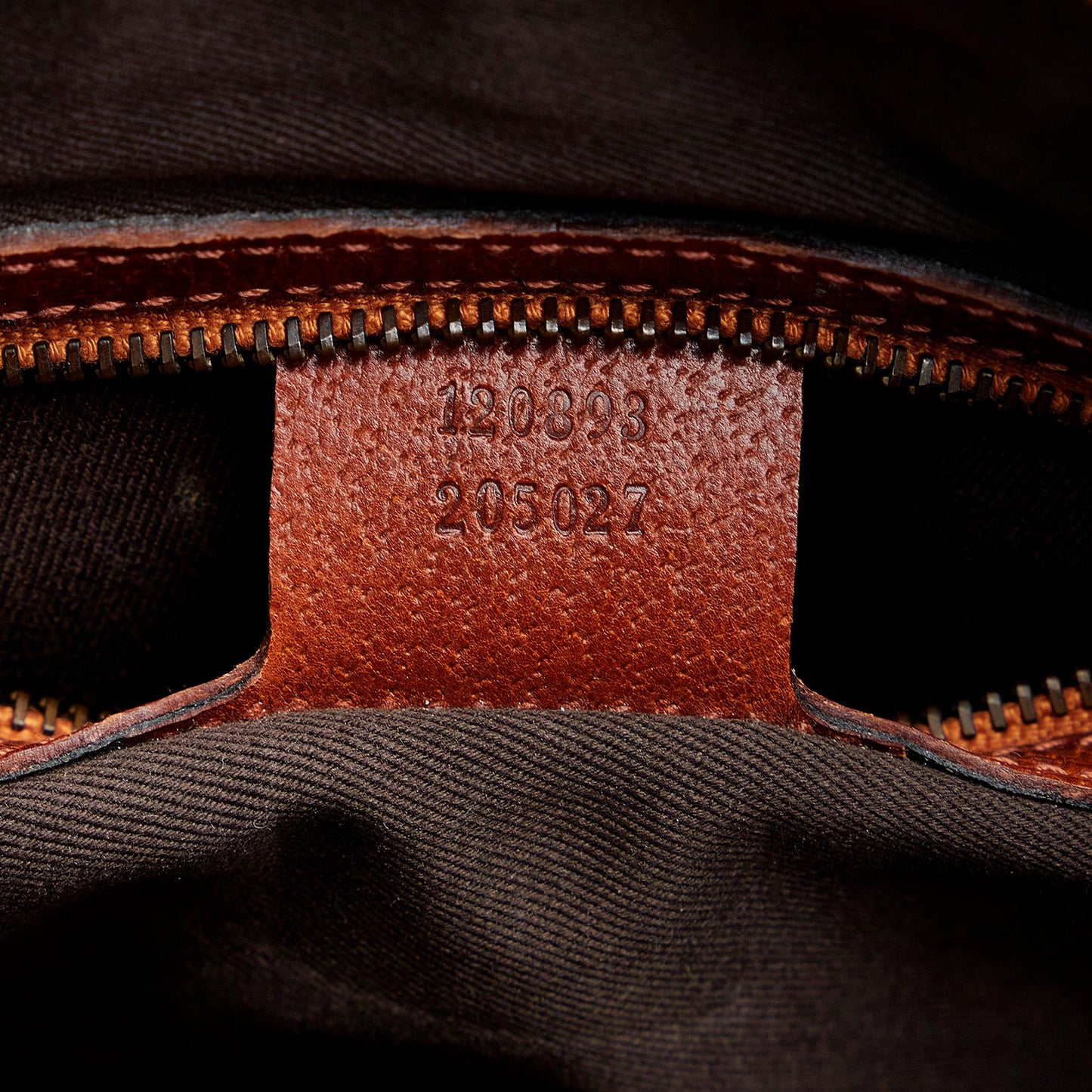 Gucci GG Canvas Nailhead Crossbody (SHG-mLGXan)