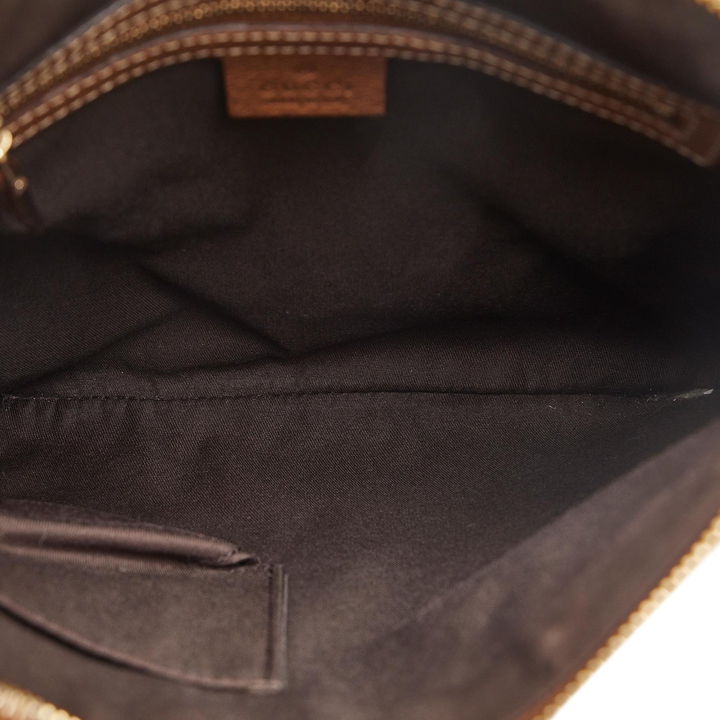 Gucci GG Canvas Nailhead Crossbody (SHG-Mehcnj)