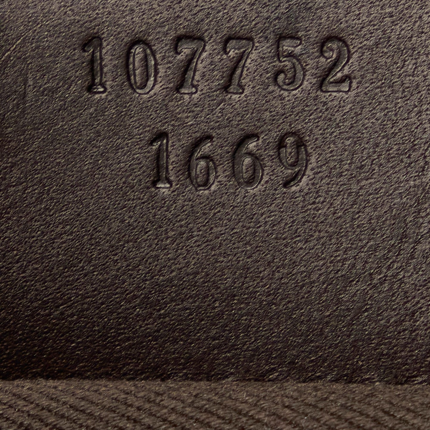 Gucci GG Canvas Shoulder Bag (SHG-BI7pTR)