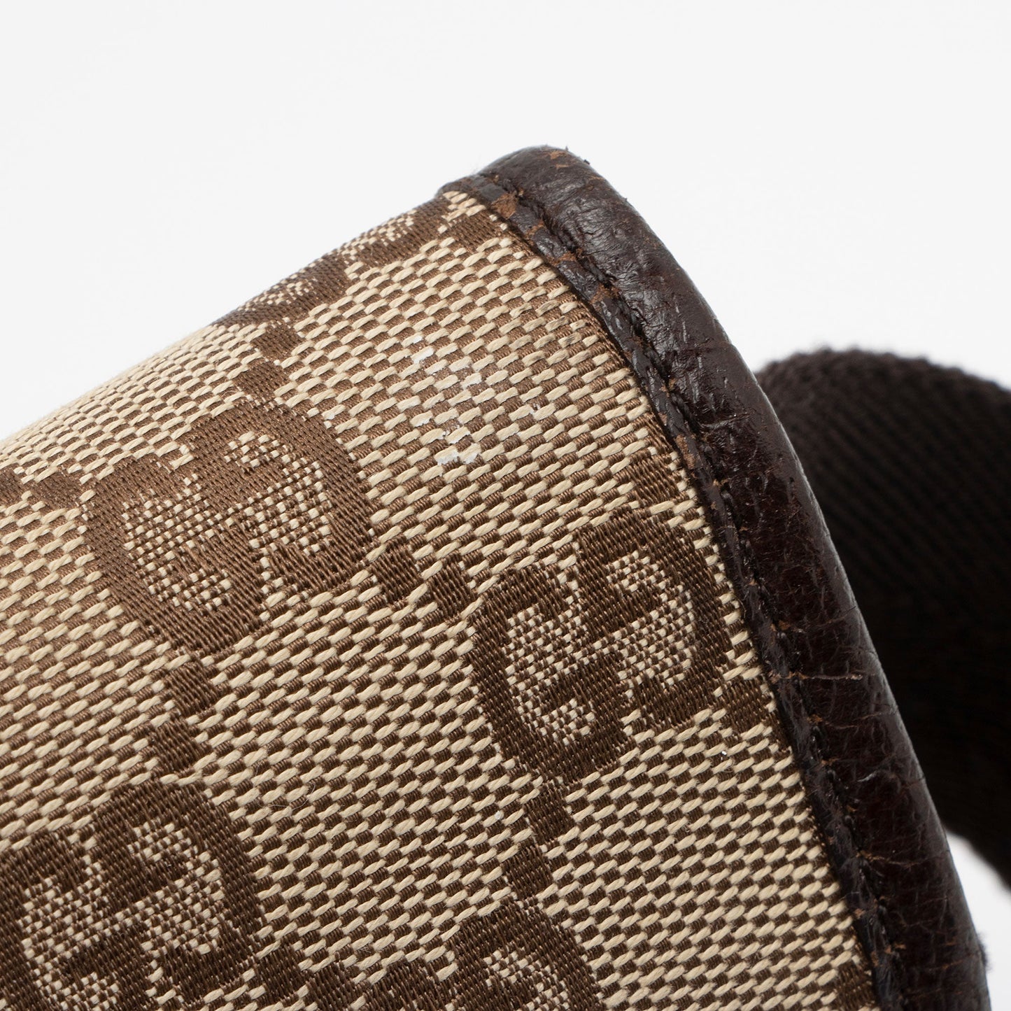 Gucci GG Canvas Small Waist Belt Bag (SHF-aTzoiD)