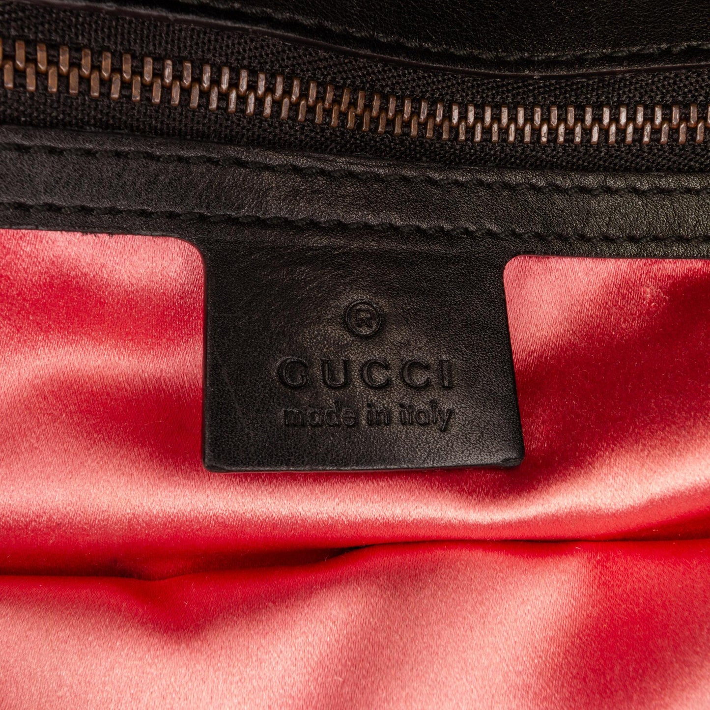 Gucci GG Marmont Matelasse Crossbody (SHG-pi1OVd)