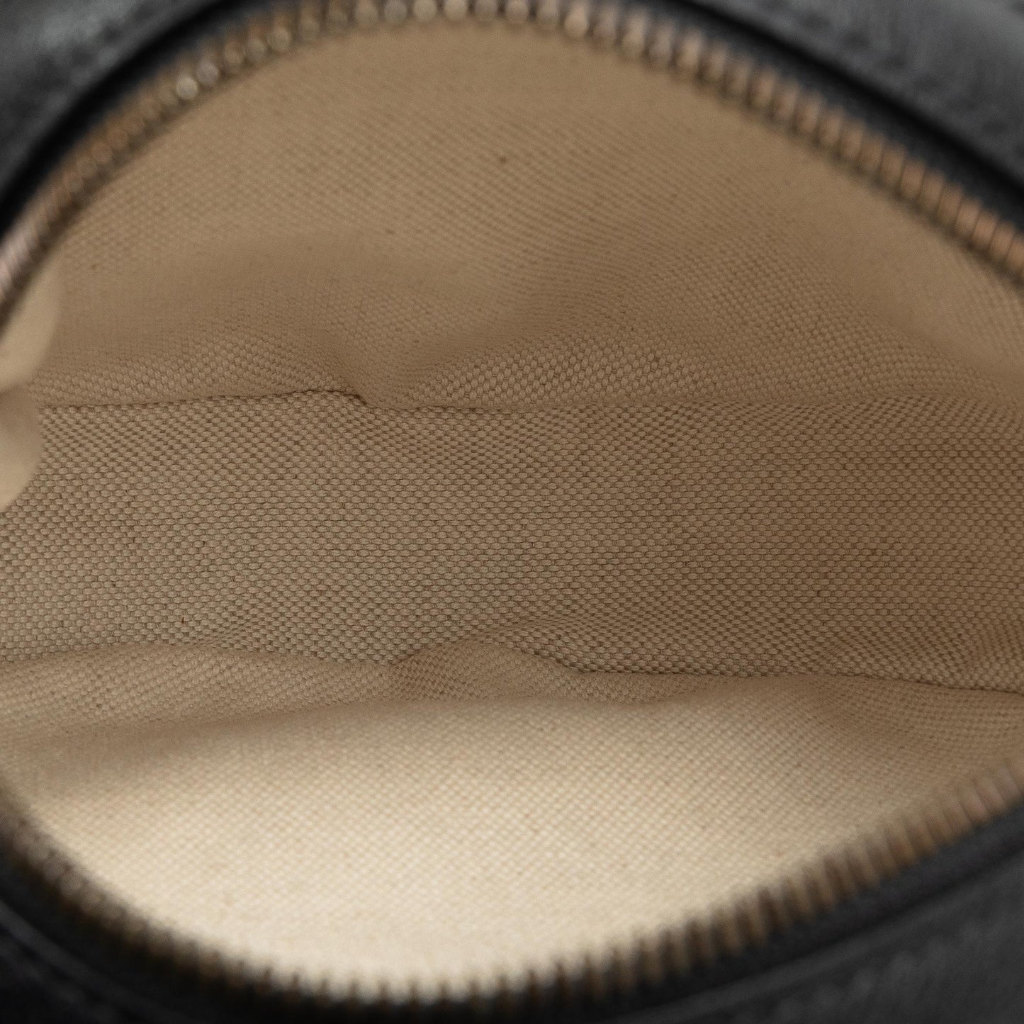 Gucci GG Marmont Velvet Round Crossbody (SHG-ReSuV0)