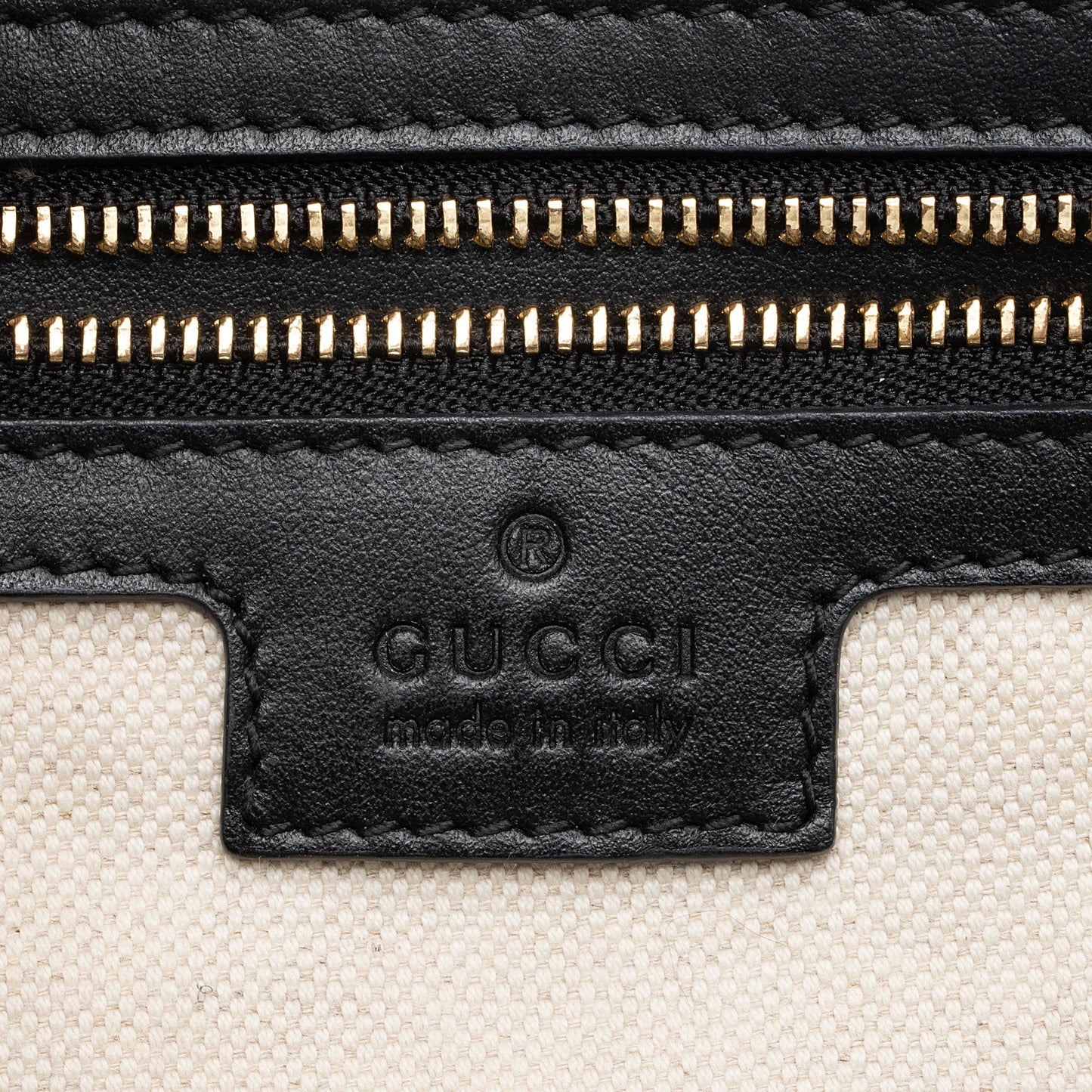 Gucci Jumbo GG Matelasse Medium Tote (SHF-GyLDDY)