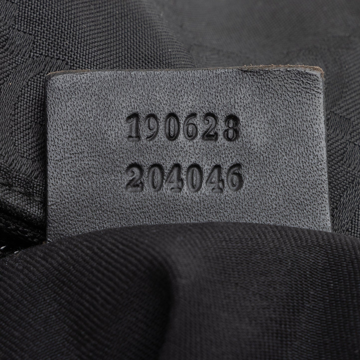 Gucci GG Nylon Large Messenger Bag (SHF-kF37Kx)