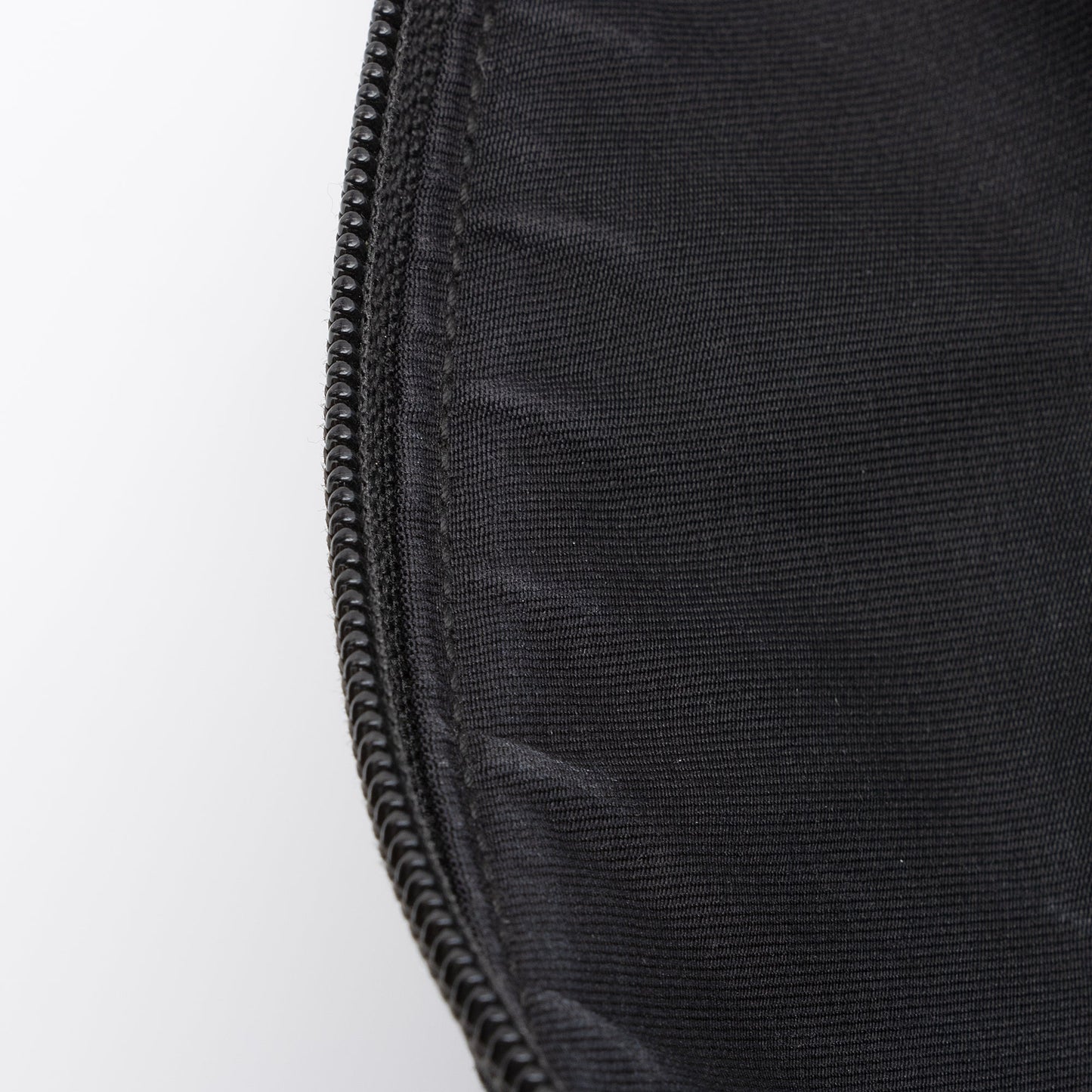 Gucci GG Nylon Large Messenger Bag (SHF-kF37Kx)