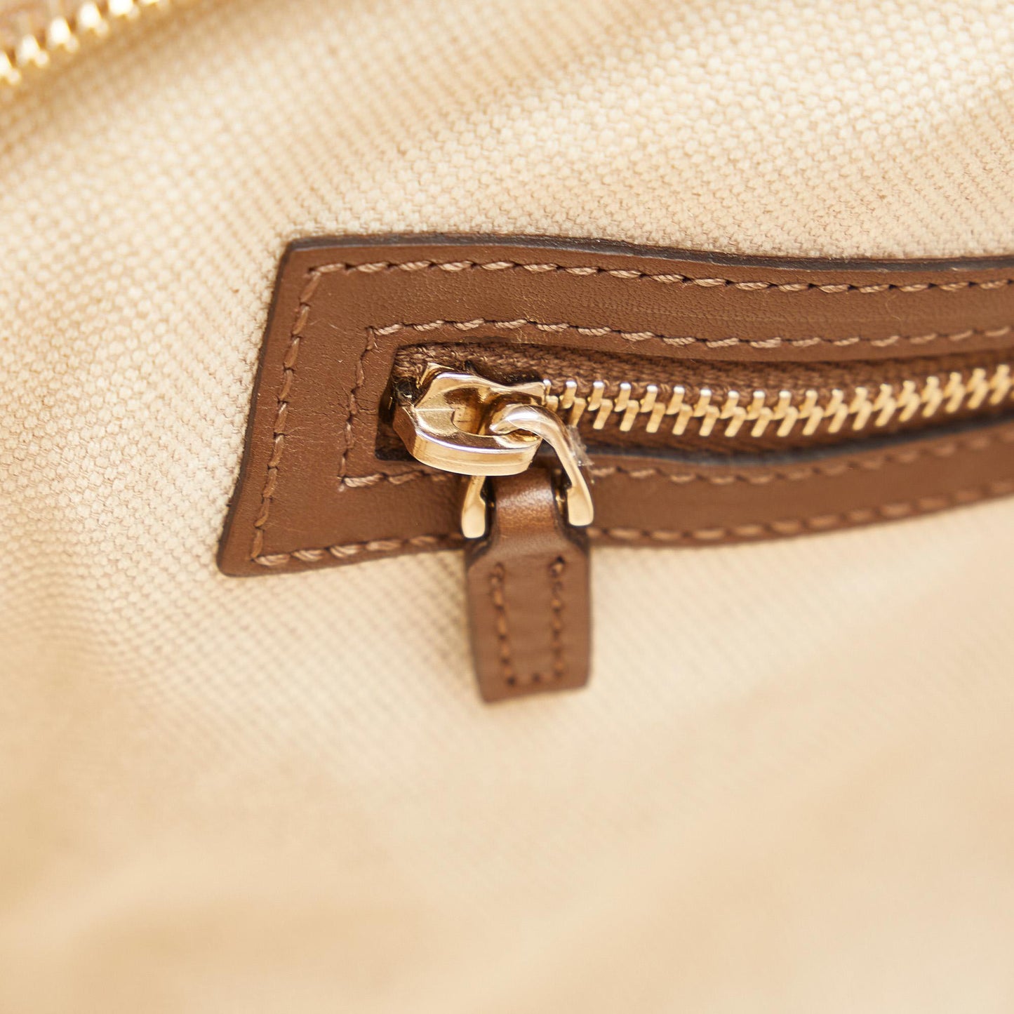 Gucci GG Supreme Dome (SHG-lWvBL7)