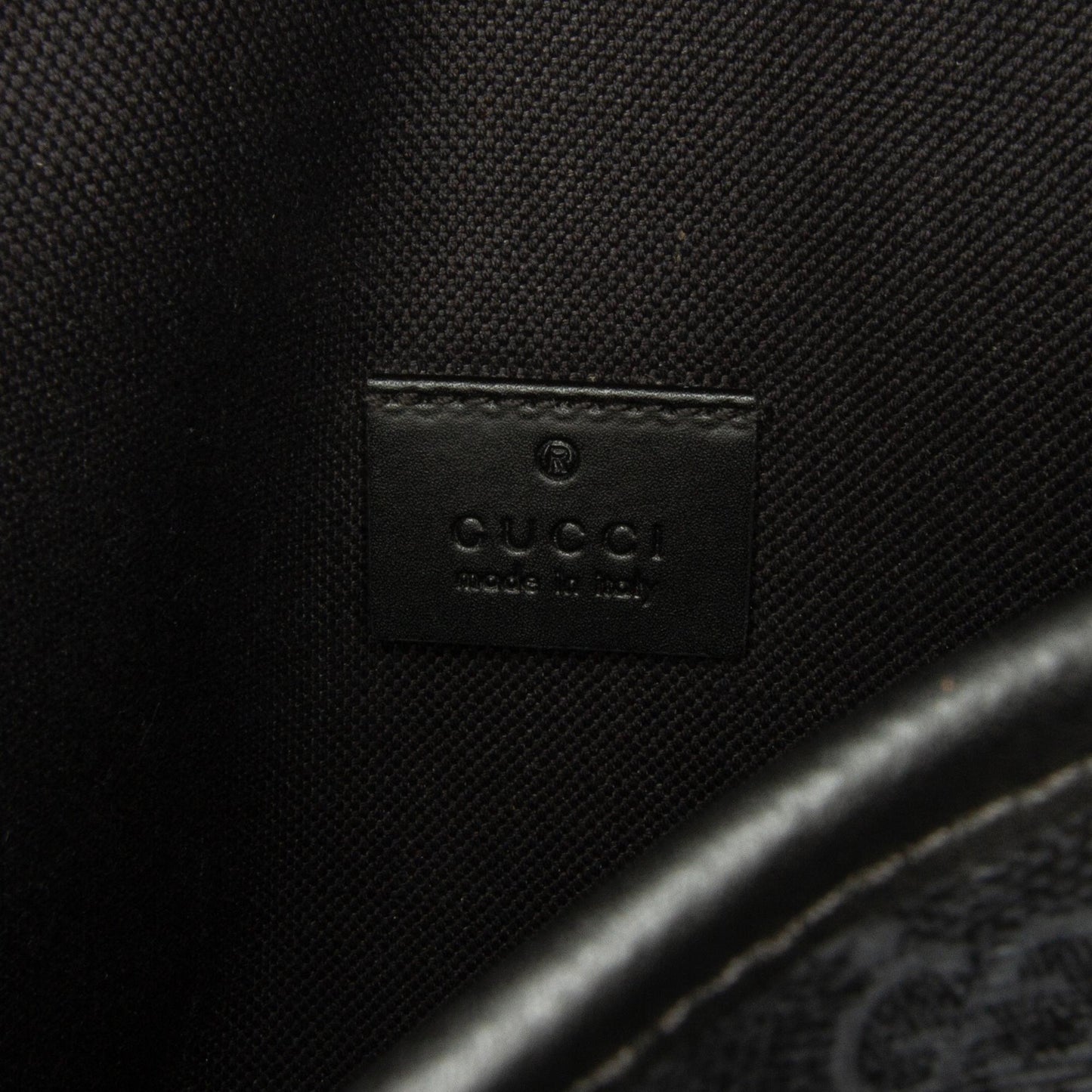 Gucci GG Supreme Envelope Web Crossbody Bag (SHG-CvyQ7p)