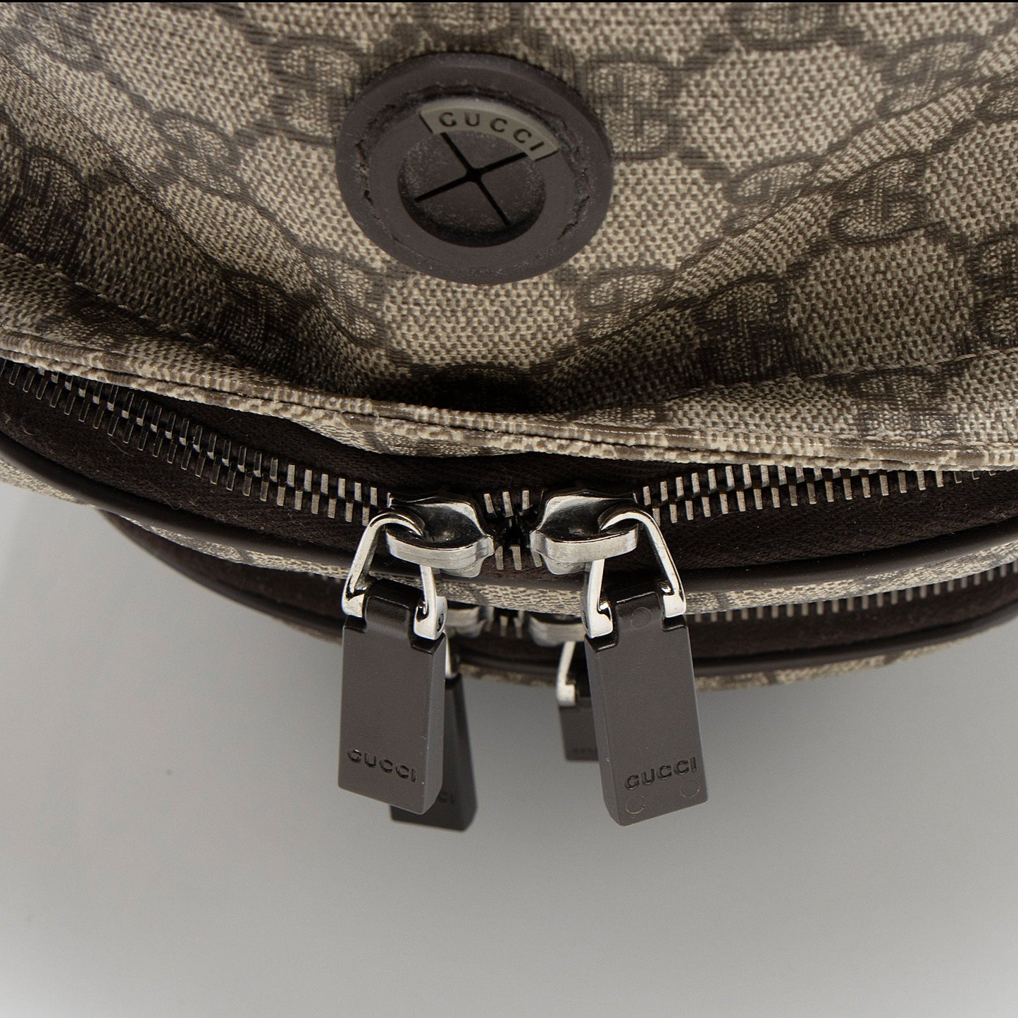 Gucci GG Supreme Interlocking G Medium Backpack (SHF-QiGfpu)