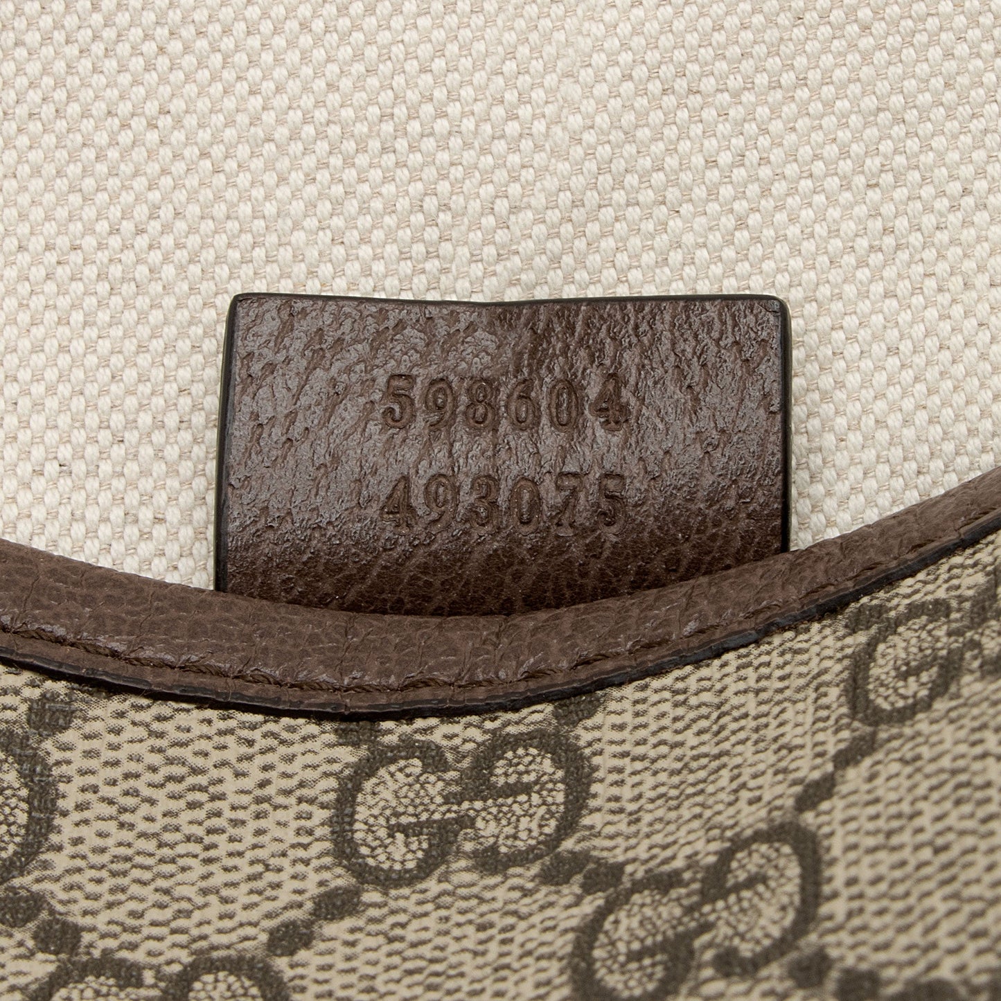 Gucci GG Supreme Neo Vintage Medium Messenger Bag (SHF-6GM9Gn)