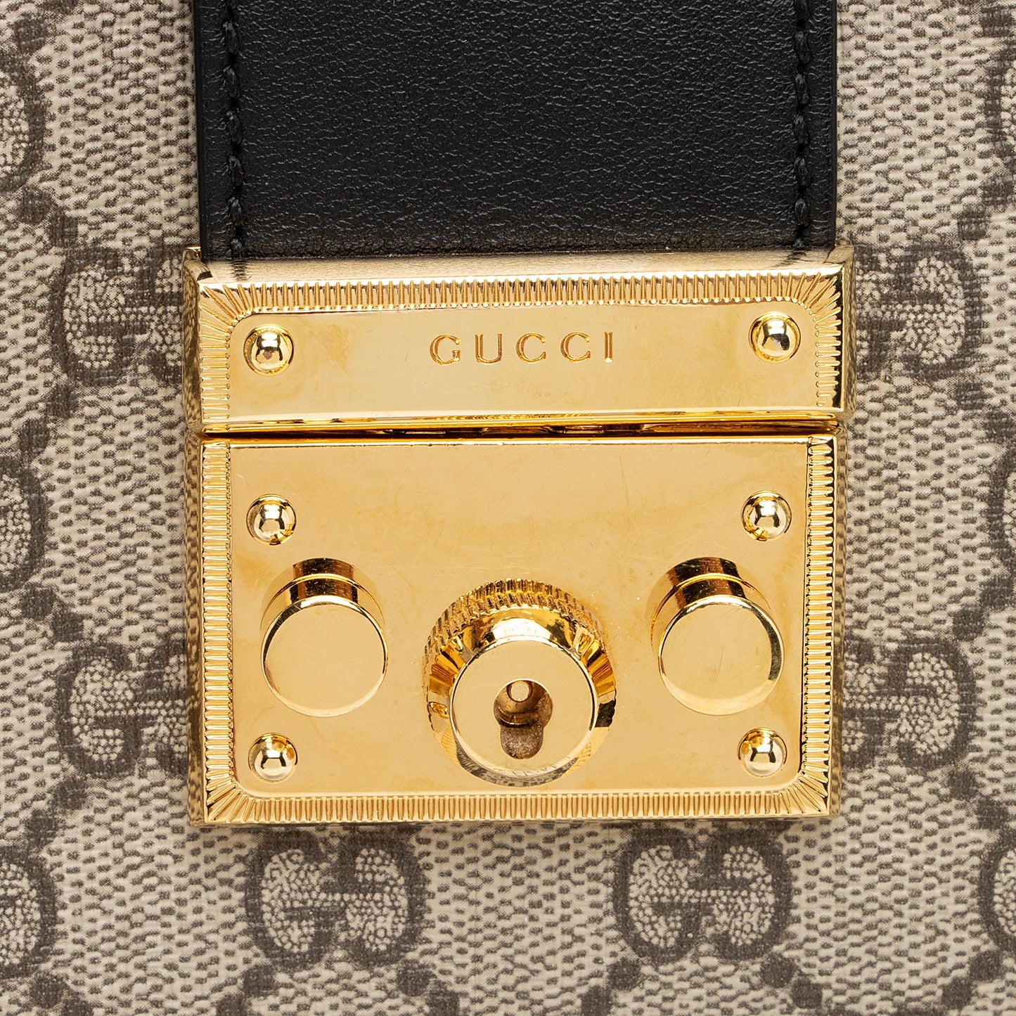 Gucci GG Supreme Padlock Chain Medium Shoulder Bag (SHF-HpZzJo)