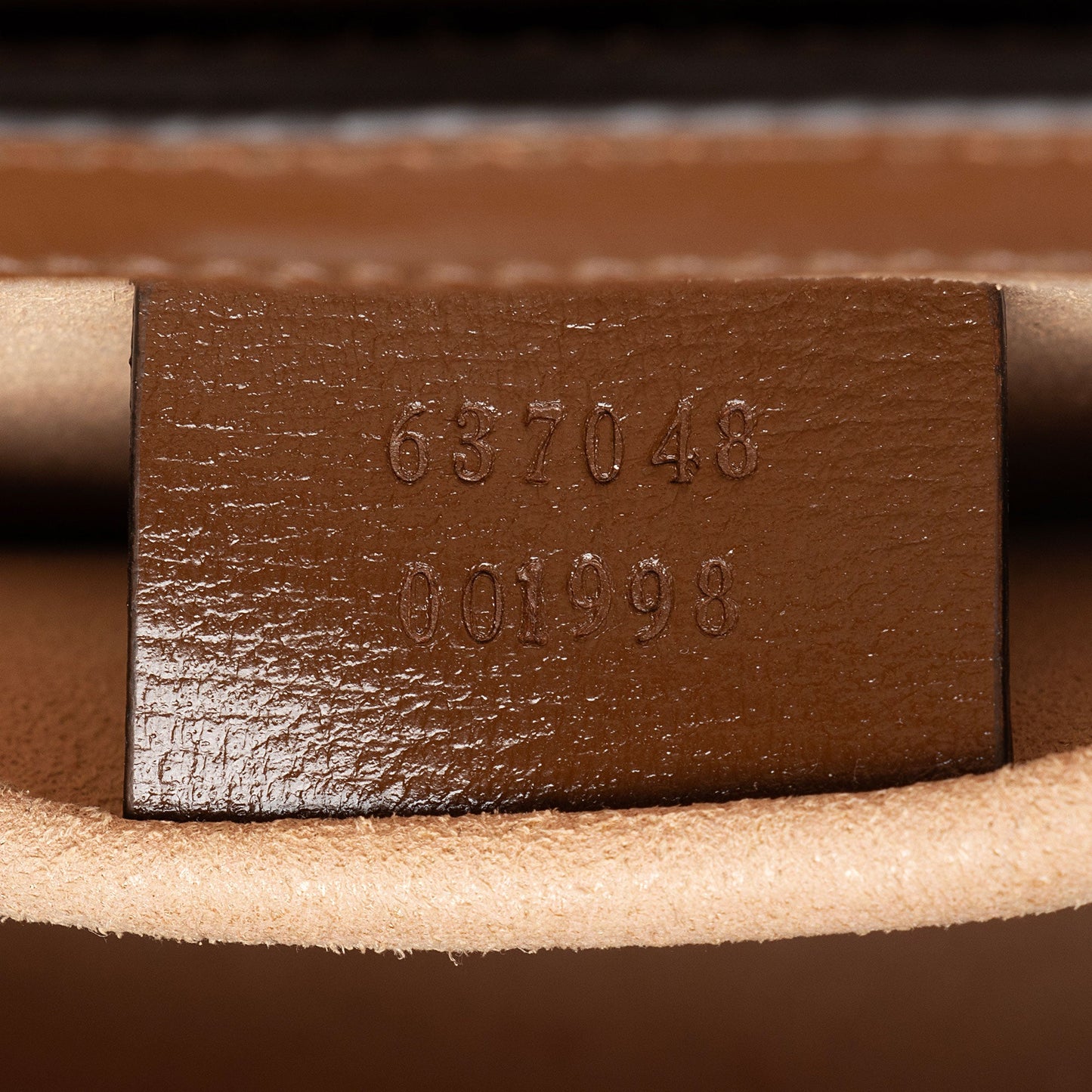 Gucci GG Supreme Script Logo Heart Crossbody (SHF-khREaw)