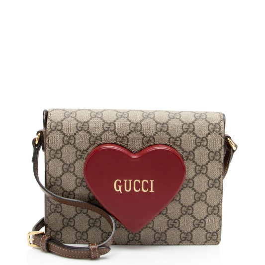 Gucci GG Supreme Script Logo Heart Crossbody (SHF-khREaw)