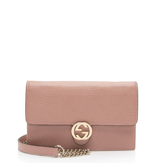 Gucci Leather Interlocking G Chain Wallet (SHF-ynDxvx)