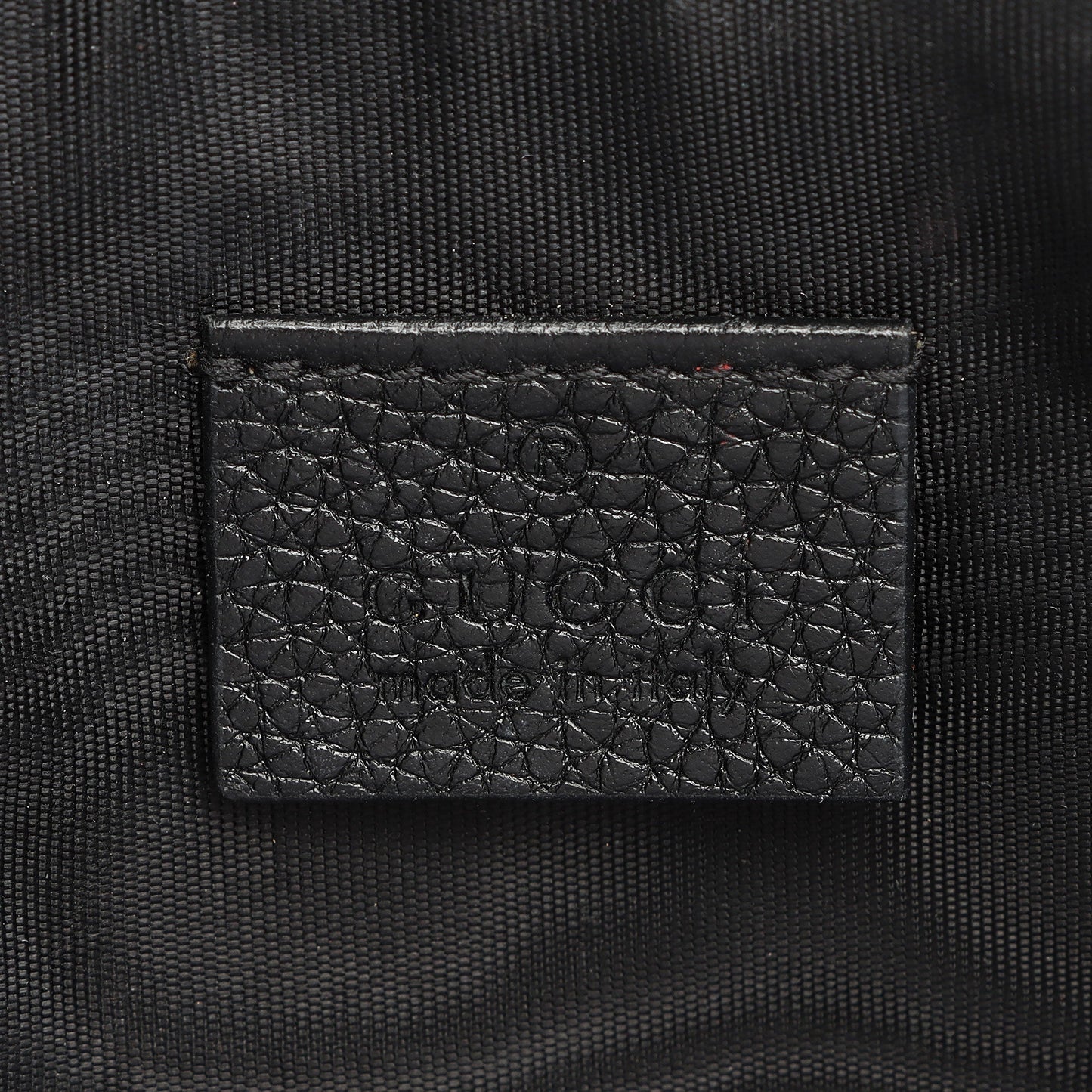 Gucci Grained Leather Zumi Pouch (SHF-AvV2u4)