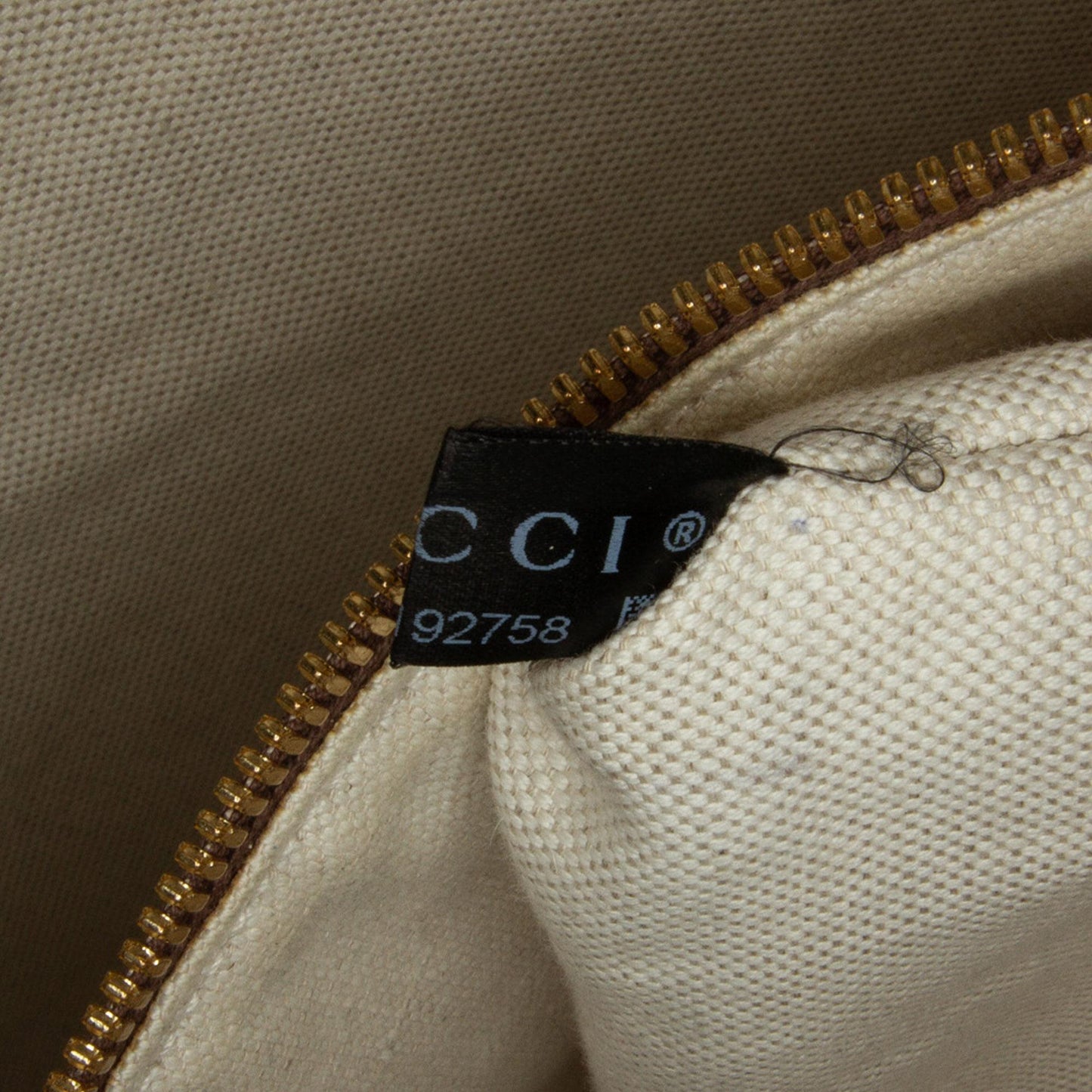 Gucci Jumbo GG Canvas Crossbody Bag (SHG-s7hbRP)