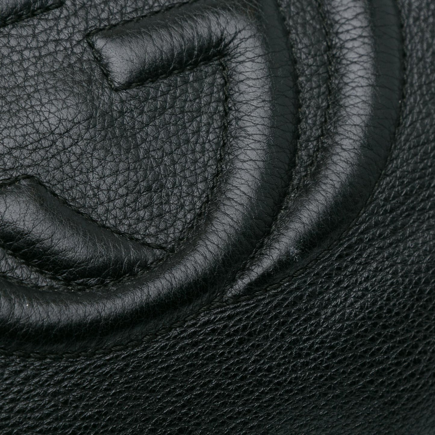 Gucci Large Soho Chain Tote (SHG-F1X59X)