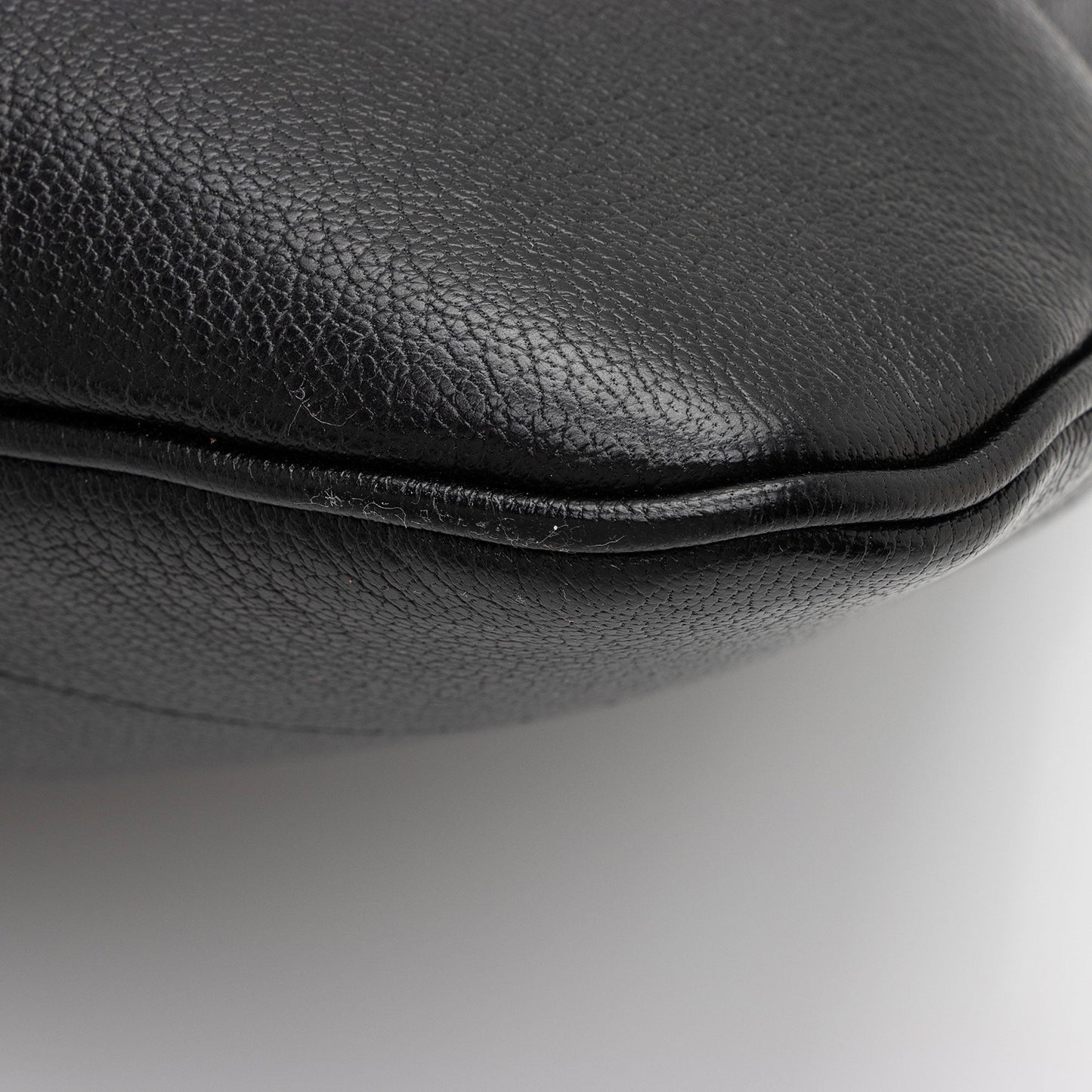 Gucci Leather Aphrodite Medium Shoulder Bag (SHF-yD5Aj9)
