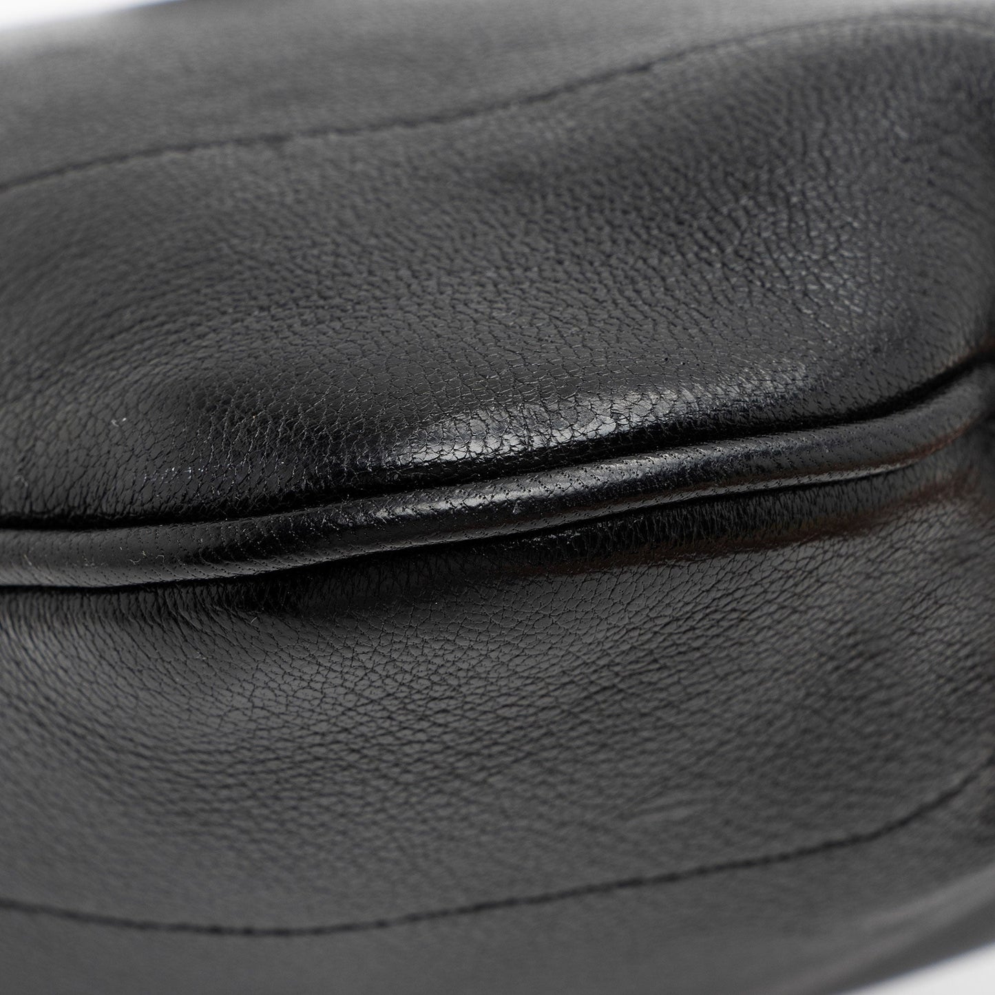 Gucci Leather Aphrodite Medium Shoulder Bag (SHF-YuLy0F)
