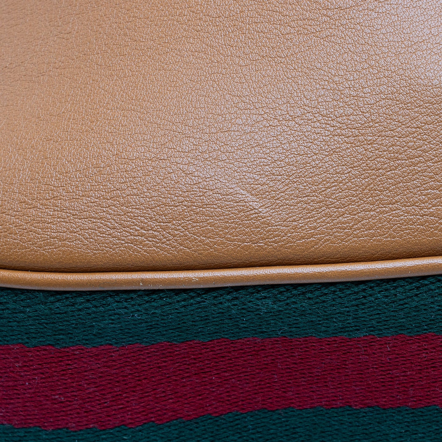 Gucci Leather Attache Medium Shoulder Bag (SHF-PEEvxe)