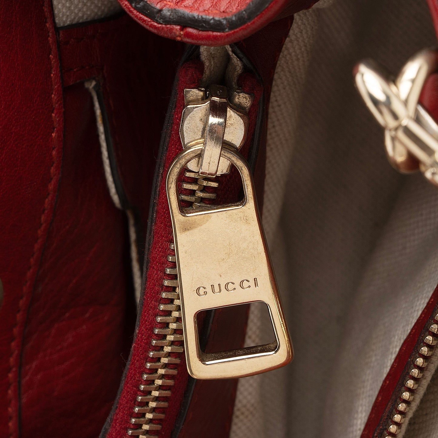 Gucci Leather Bamboo Medium Shopper Tote (SHF-BGoJH3)