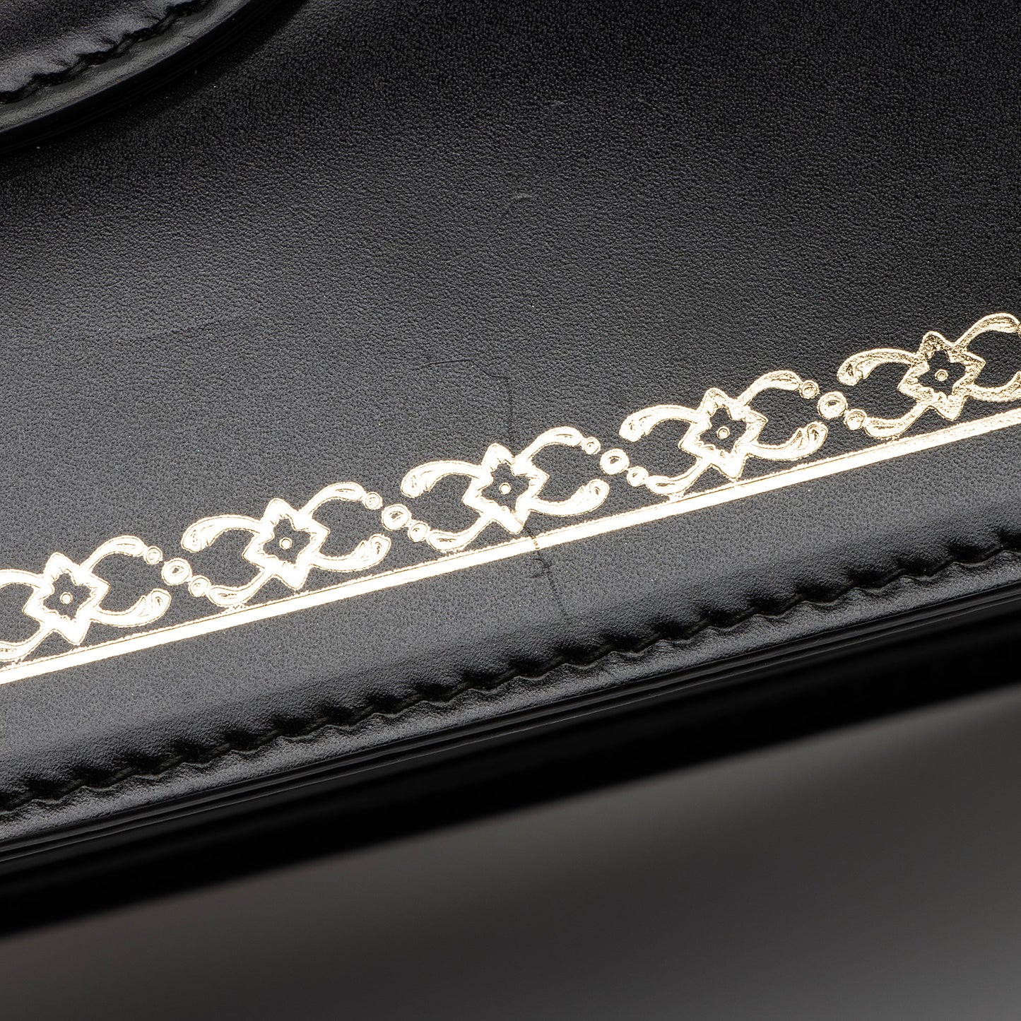 Gucci Leather Bamboo Thiara Small Top Handle (SHF-yZDyFo)
