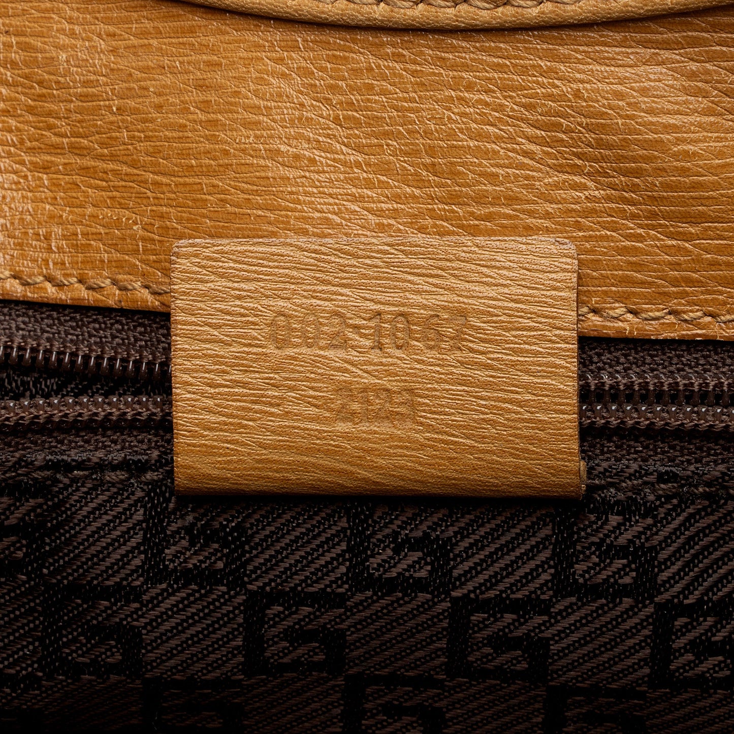 Gucci Leather Bardot Shoulder Bag (SHF-nRwIbo)
