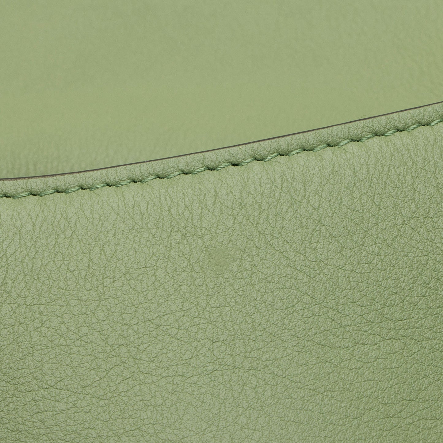 Gucci Leather Blondie Medium Shoulder Bag