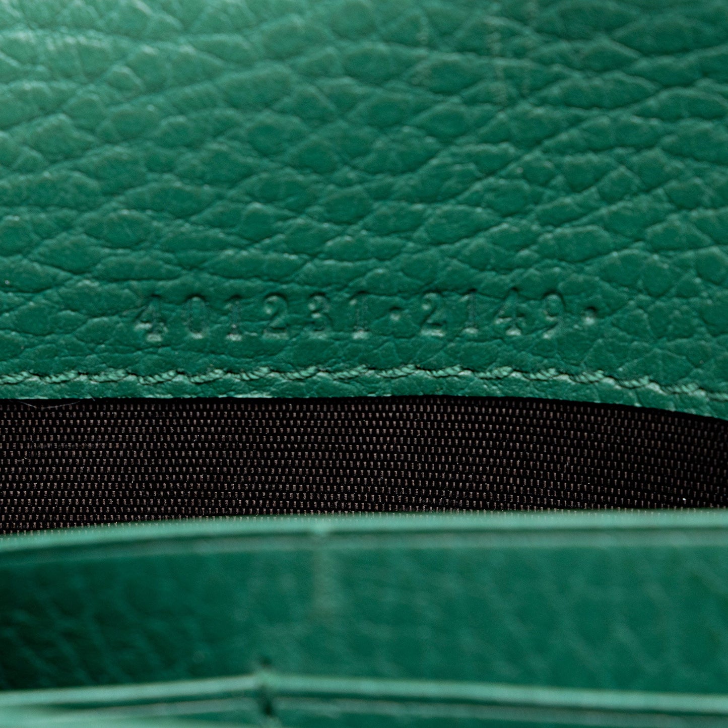 Gucci Leather Crystal Dionysus Chain Wallet (SHF-lfofdz)