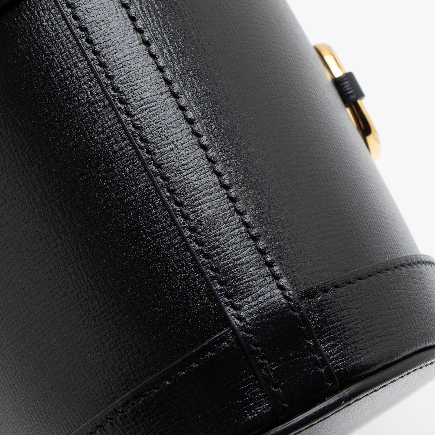Gucci Leather Horsebit 1955 Drawstring Bucket Bag (SHF-LUUWQJ)