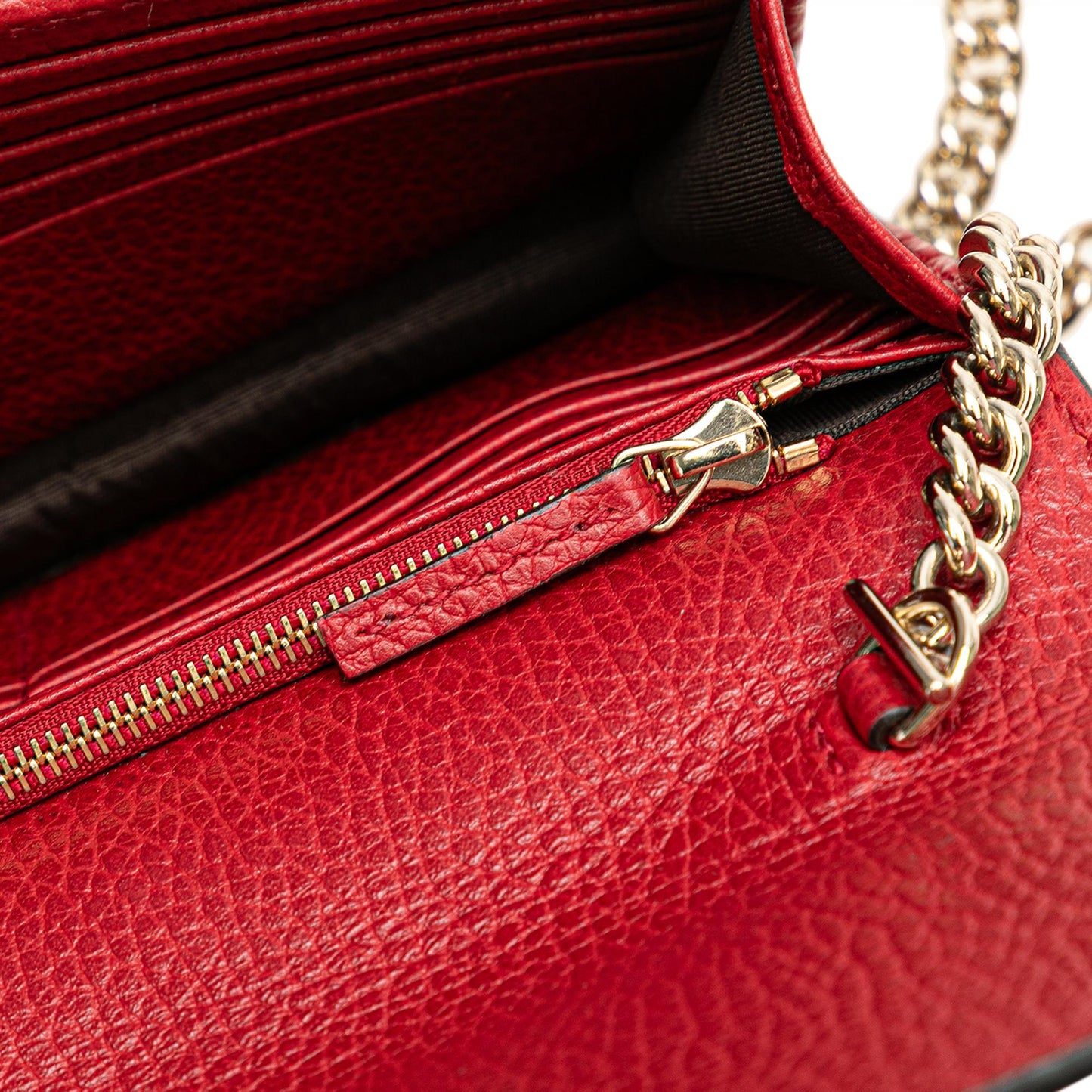Gucci Leather Interlocking G Dollar Wallet on Chain
