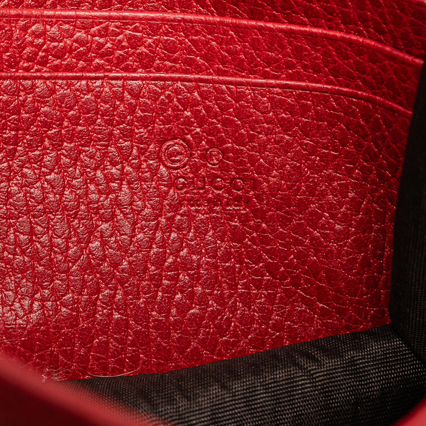 Gucci Leather Interlocking G Dollar Wallet on Chain