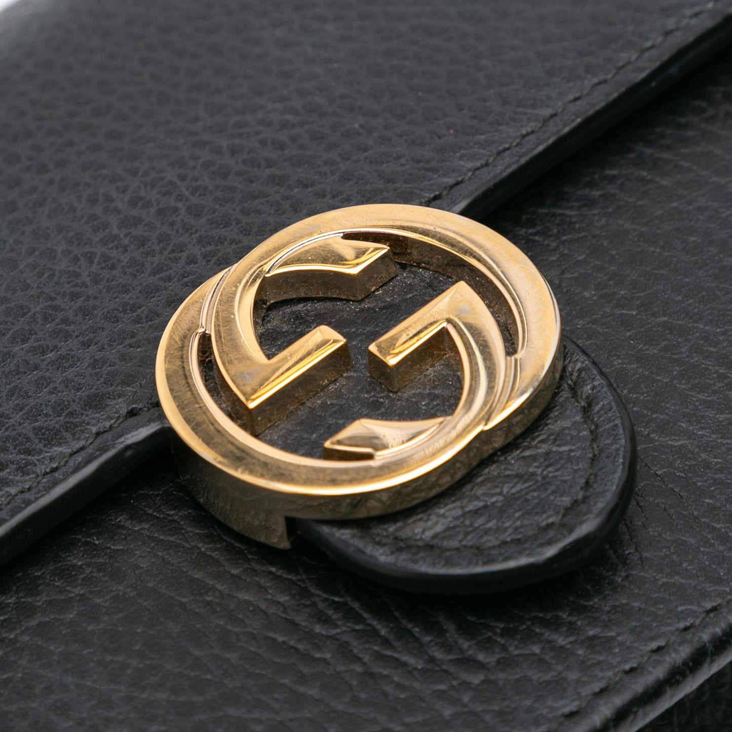 Gucci Leather Interlocking G Dollar Wallet on Chain