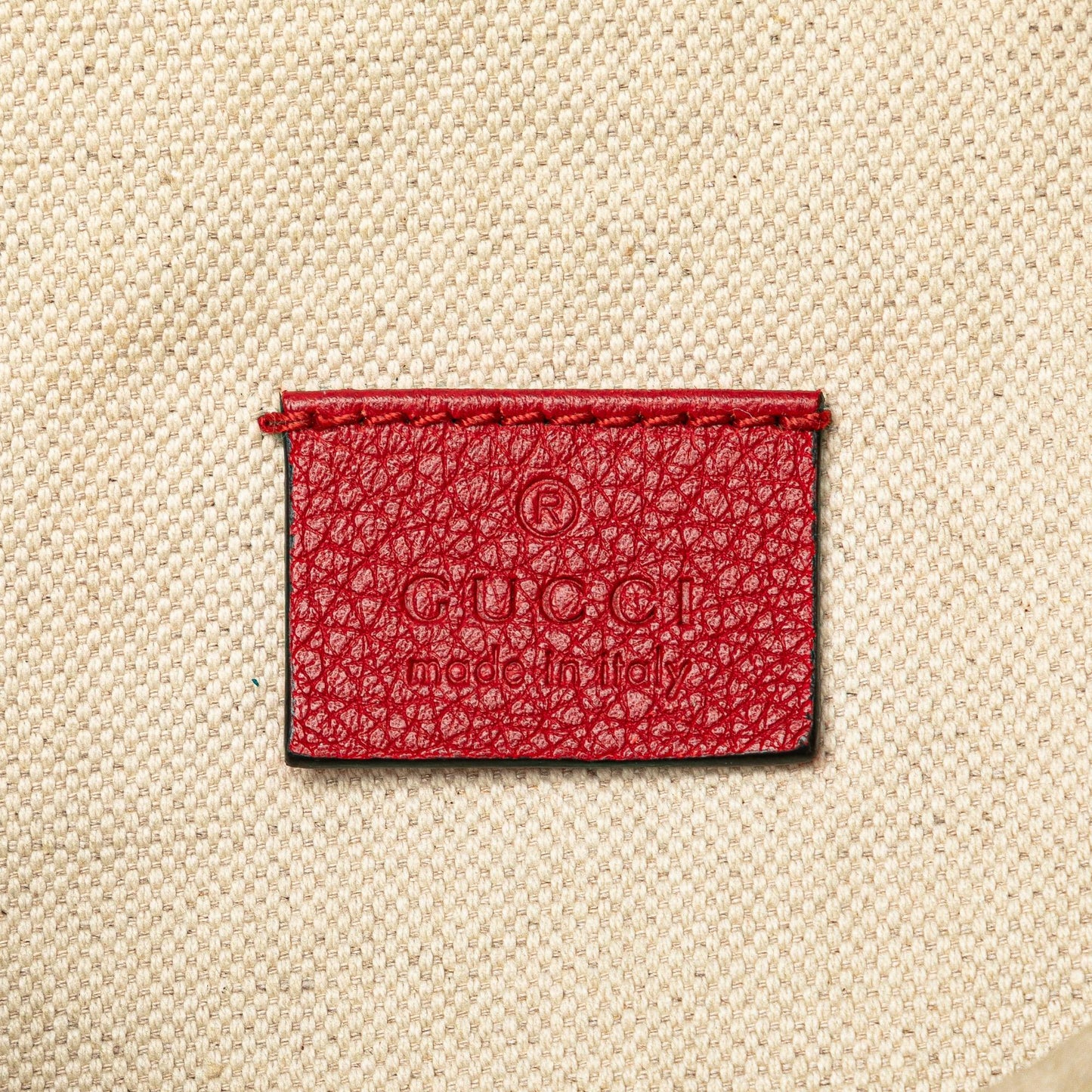 Gucci Leather Logo Belt Bag (SHG-NLNJFe)