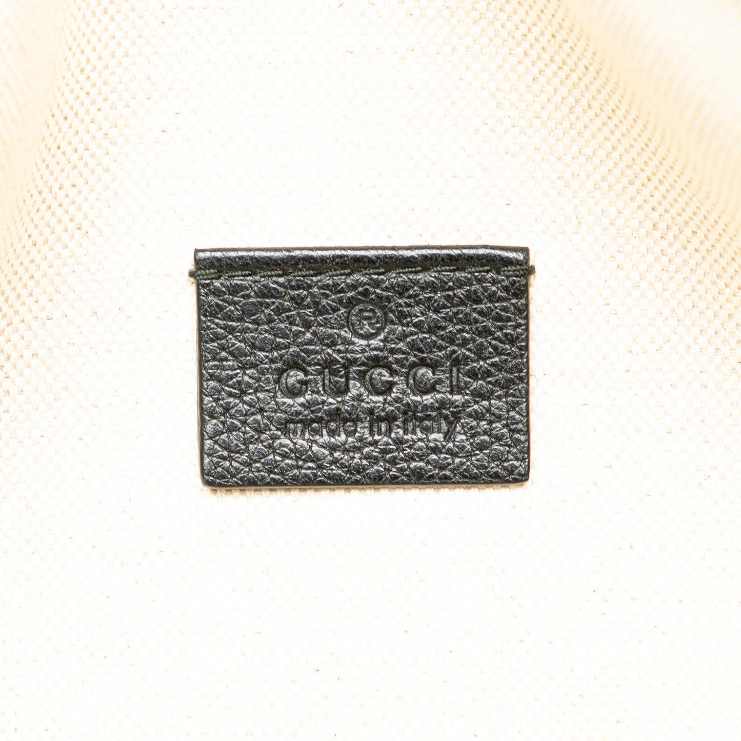 Gucci Leather Logo Belt Bag (SHG-kNsWmz)