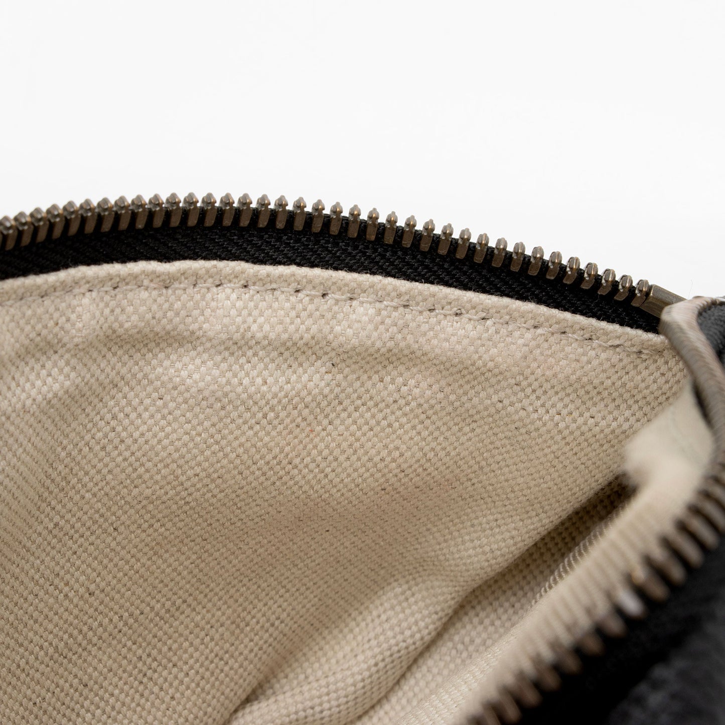 Gucci Leather Logo Belt Bag