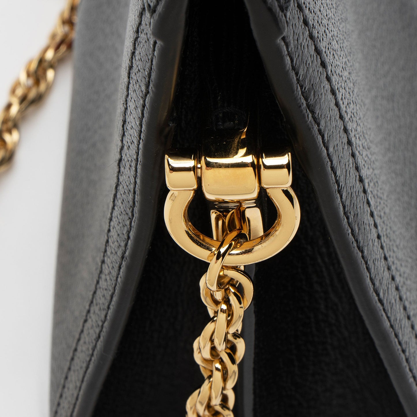 Gucci Leather Ophidia Medium Shoulder Bag (SHF-o8t9MR)