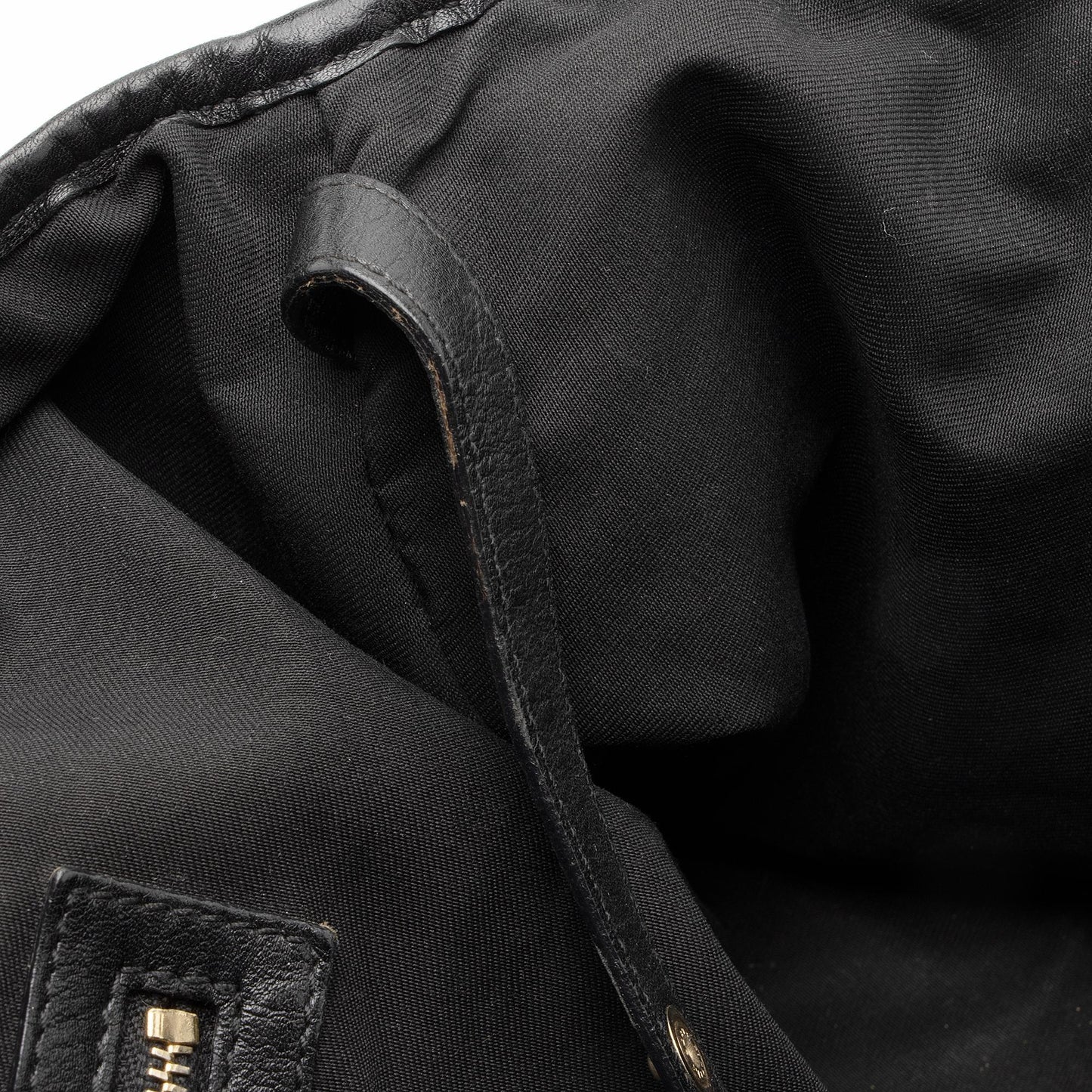 Gucci Leather Pelham Medium Shoulder Bag (SHF-JJlaoH)