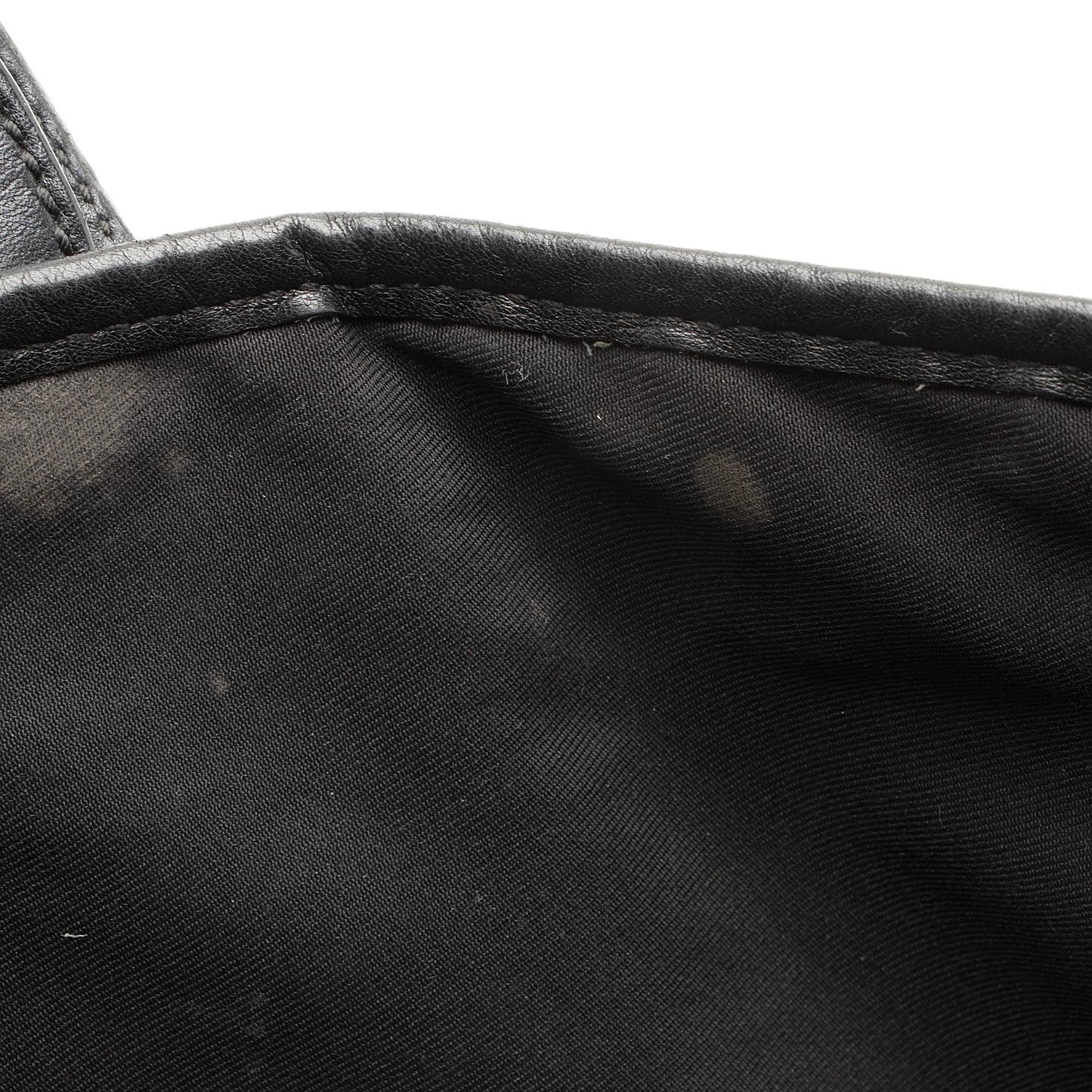 Gucci Leather Pelham Medium Shoulder Bag (SHF-JJlaoH)
