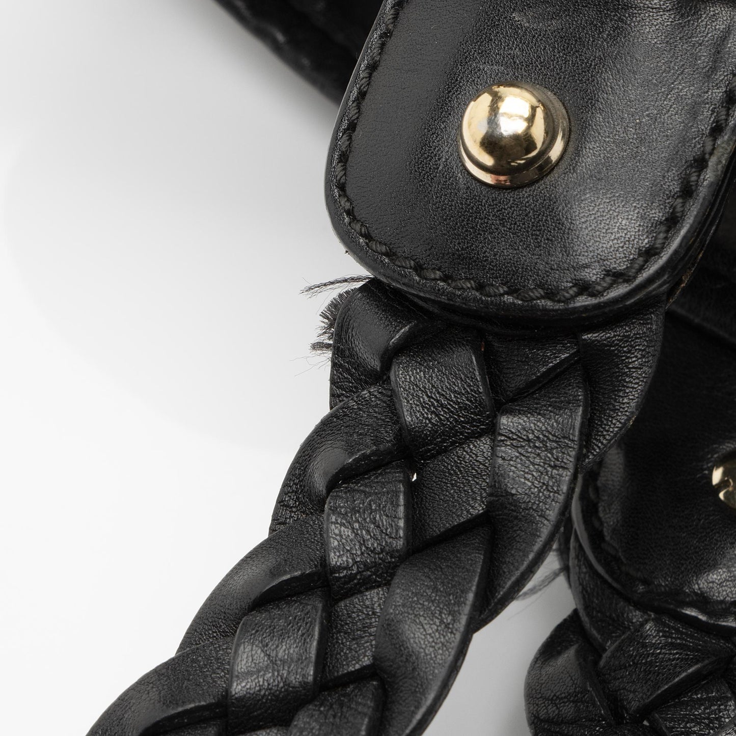 Gucci Leather Pelham Medium Shoulder Bag (SHF-JJlaoH)