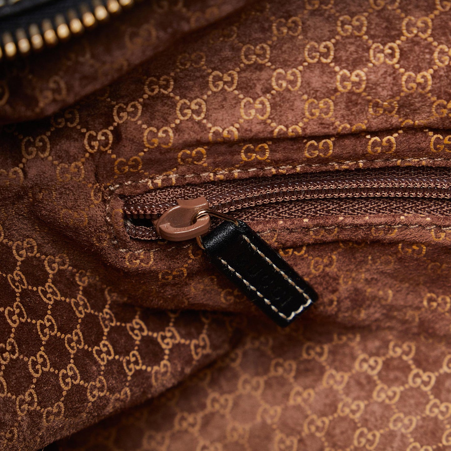 Gucci Leather Shoulder Bag (SHG-BBTMv6)