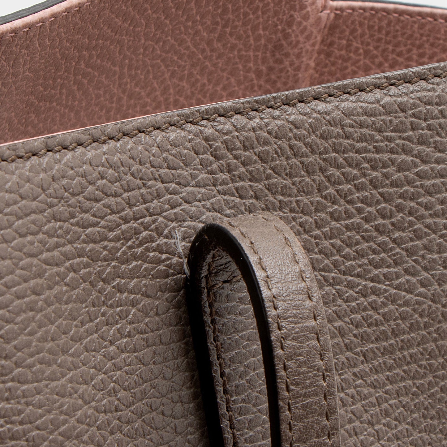 Gucci Leather Swing Medium Tote