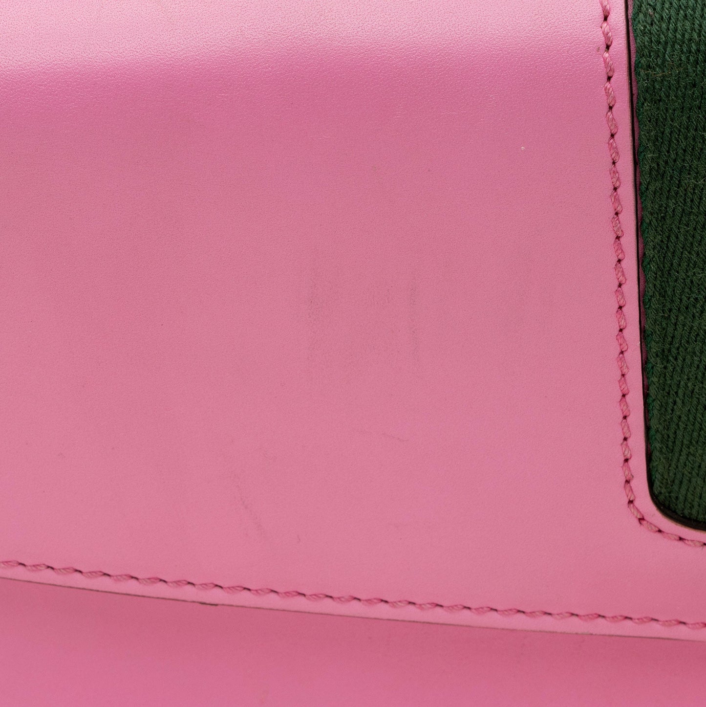 Gucci Leather Sylvie Medium Top Handle (SHF-h0LvZF)
