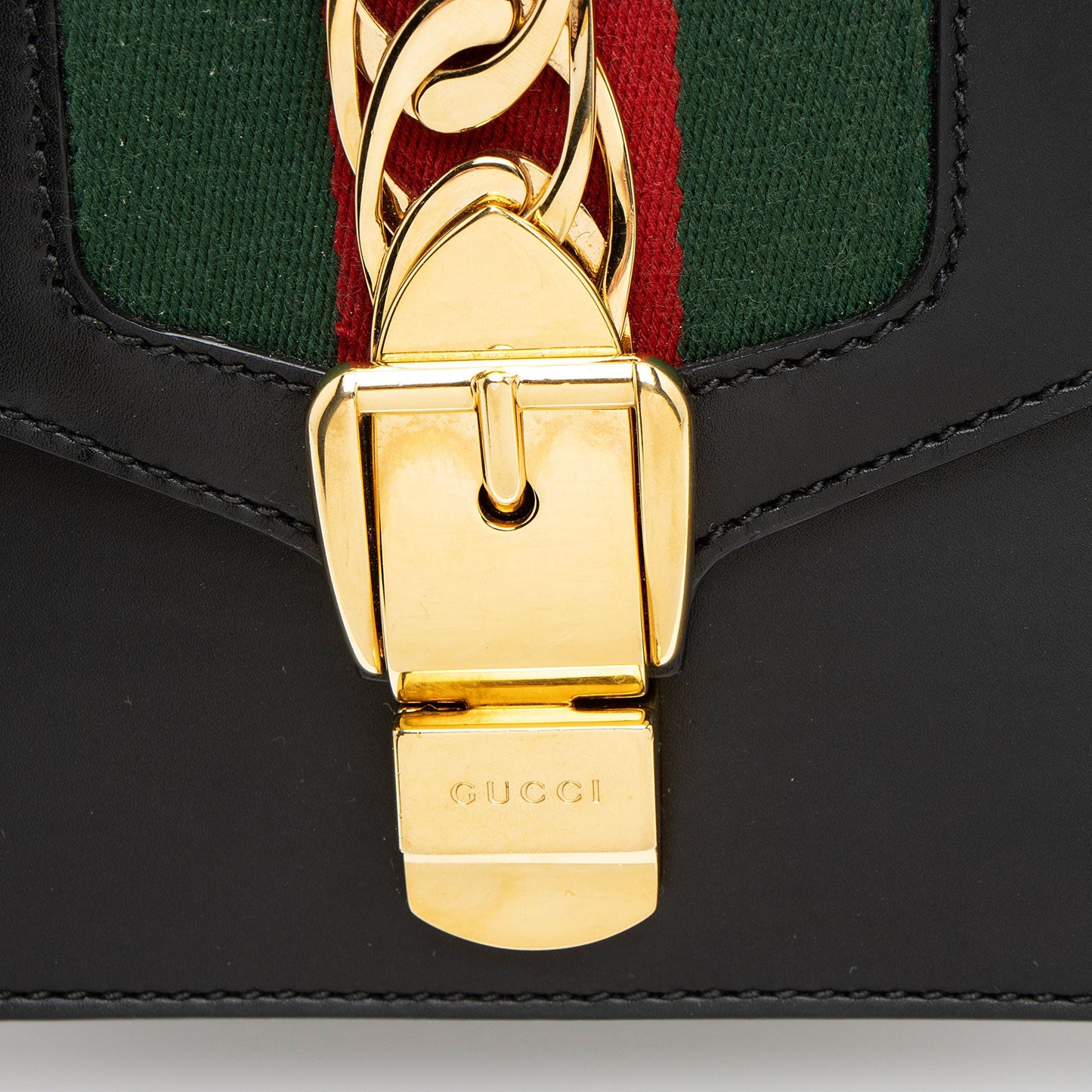 Gucci Leather Sylvie Mini Chain Bag (SHF-c7rwM9)