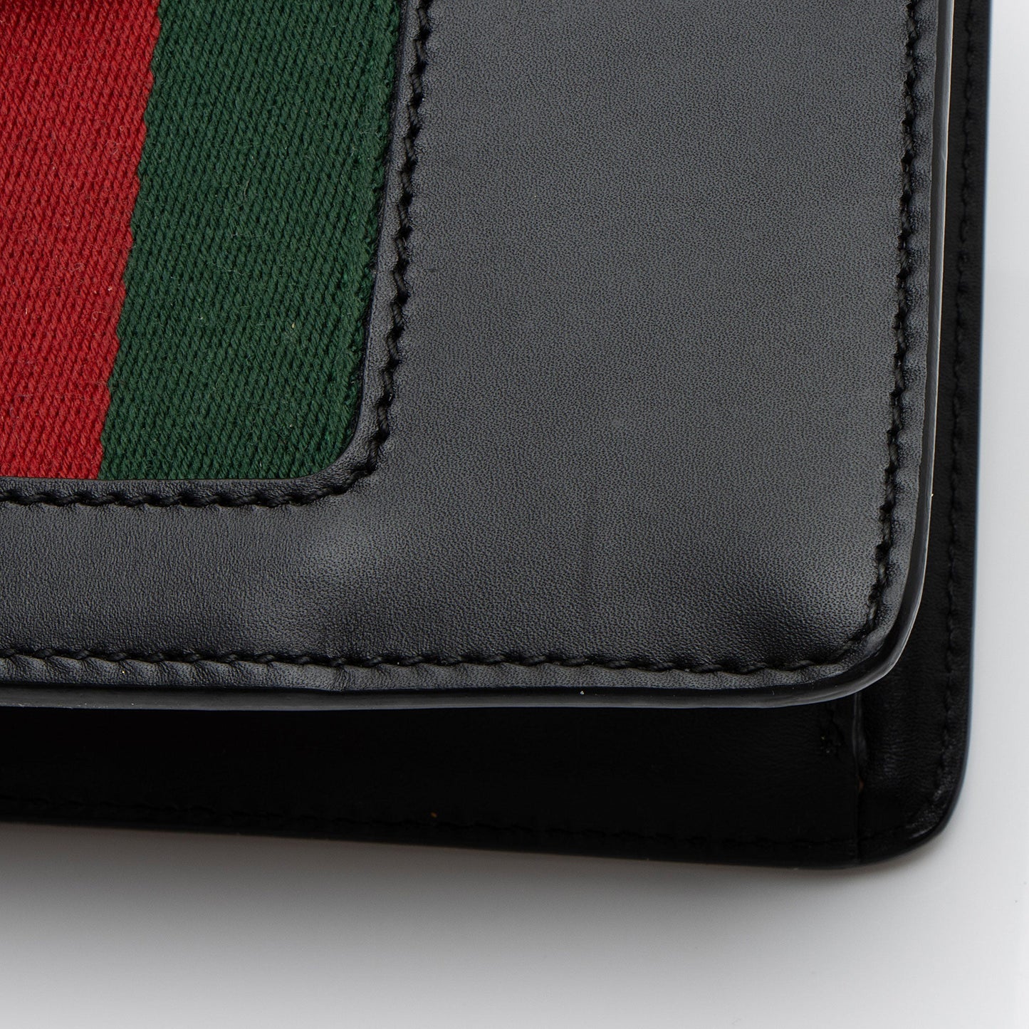 Gucci Leather Sylvie Mini Chain Bag (SHF-c7rwM9)