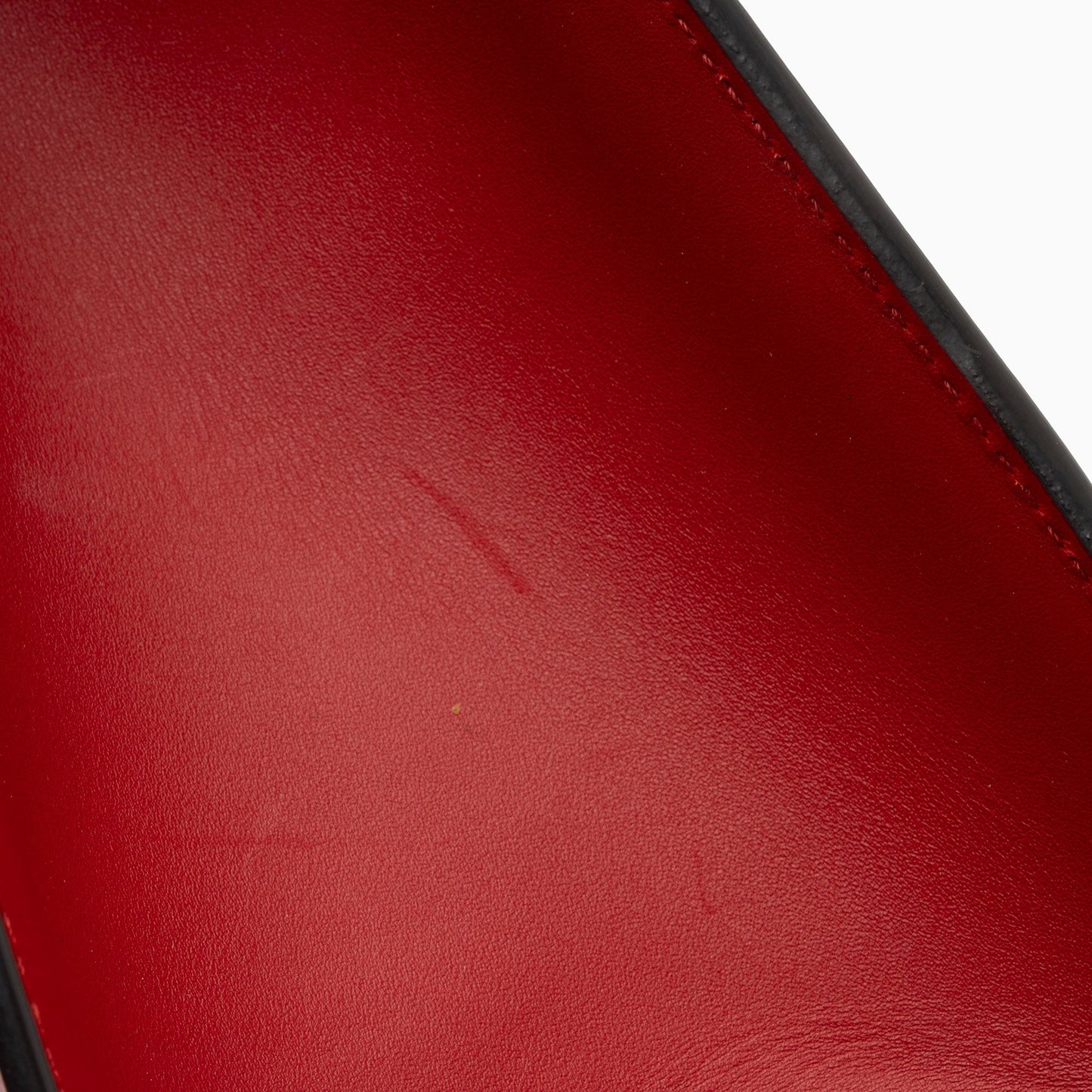 Gucci Leather Sylvie Top Handle Medium Satchel (SHF-BlCZi9)