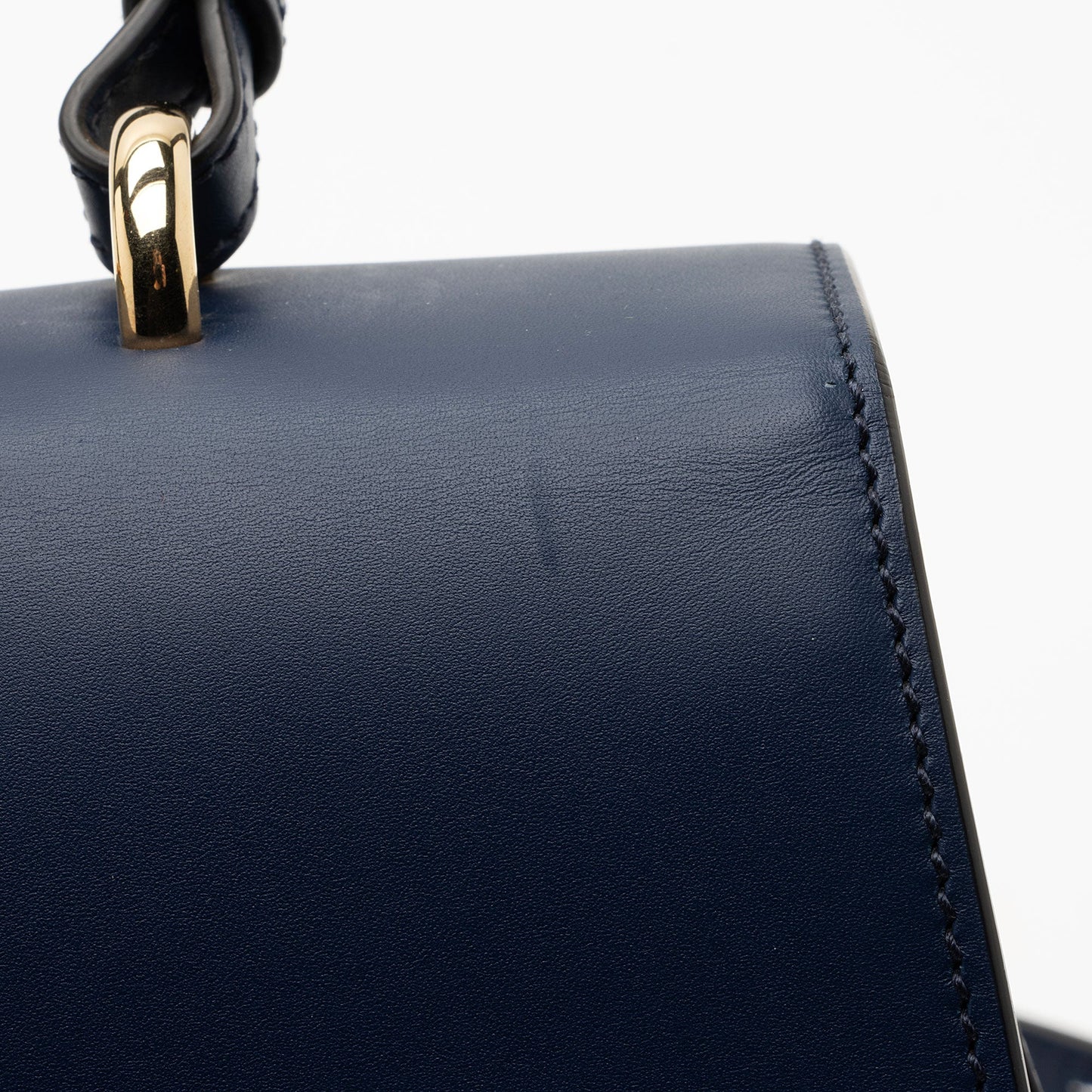 Gucci Leather Sylvie Medium Top Handle (SHF-s5Ji15)