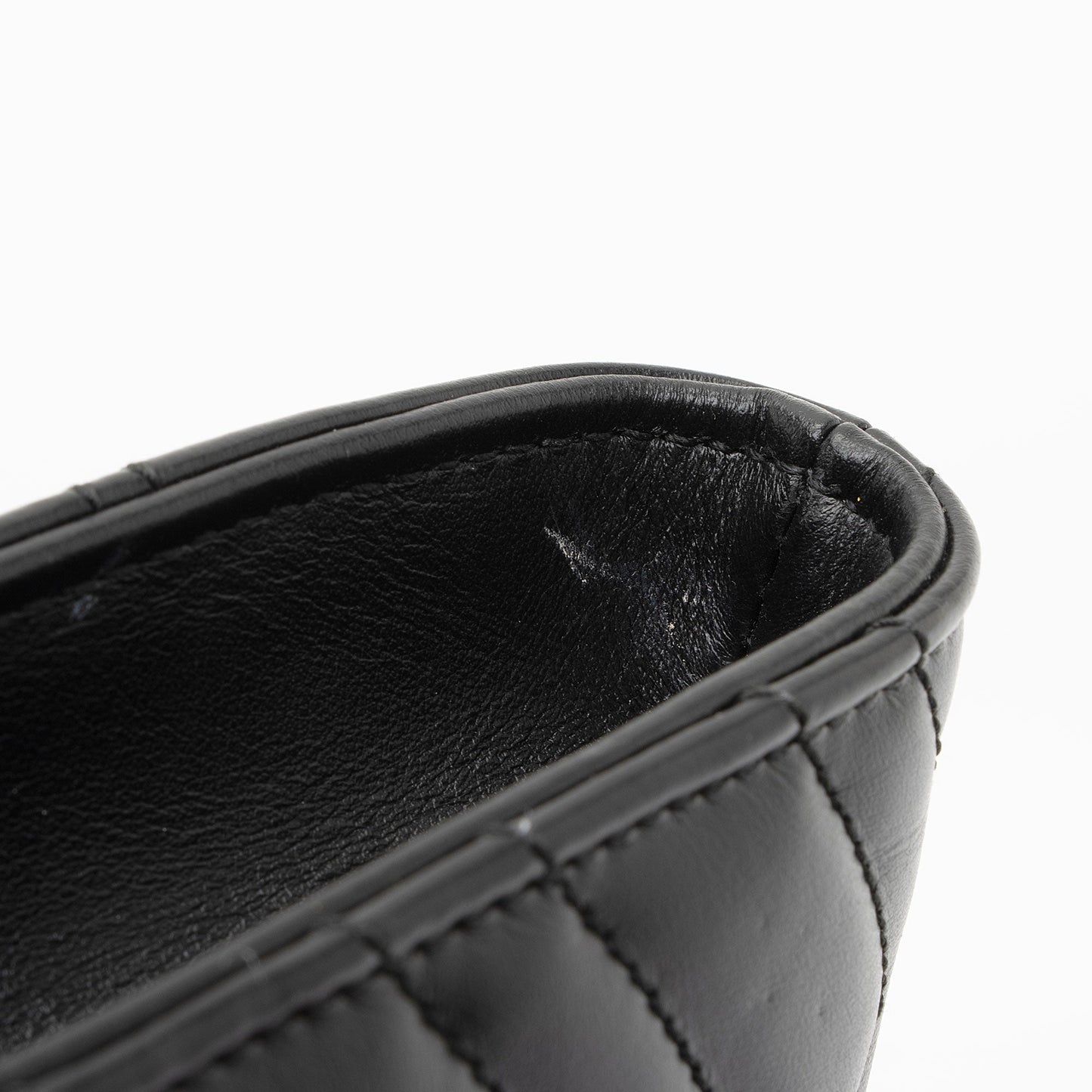 Gucci Matelasse Leather GG Marmont Clutch (SHF-ZRS6E1)